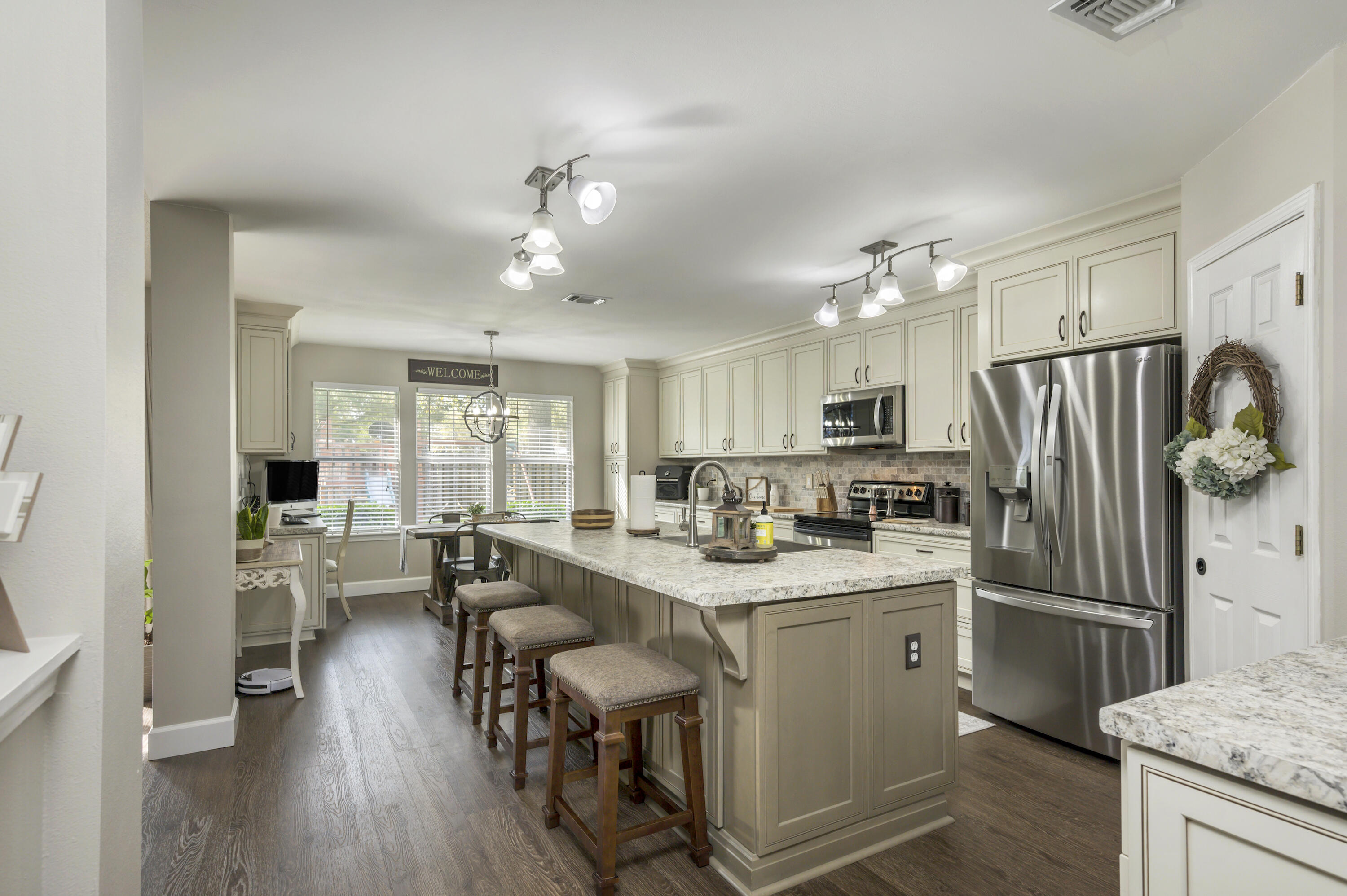 BROOKE ESTATES PH I - Residential