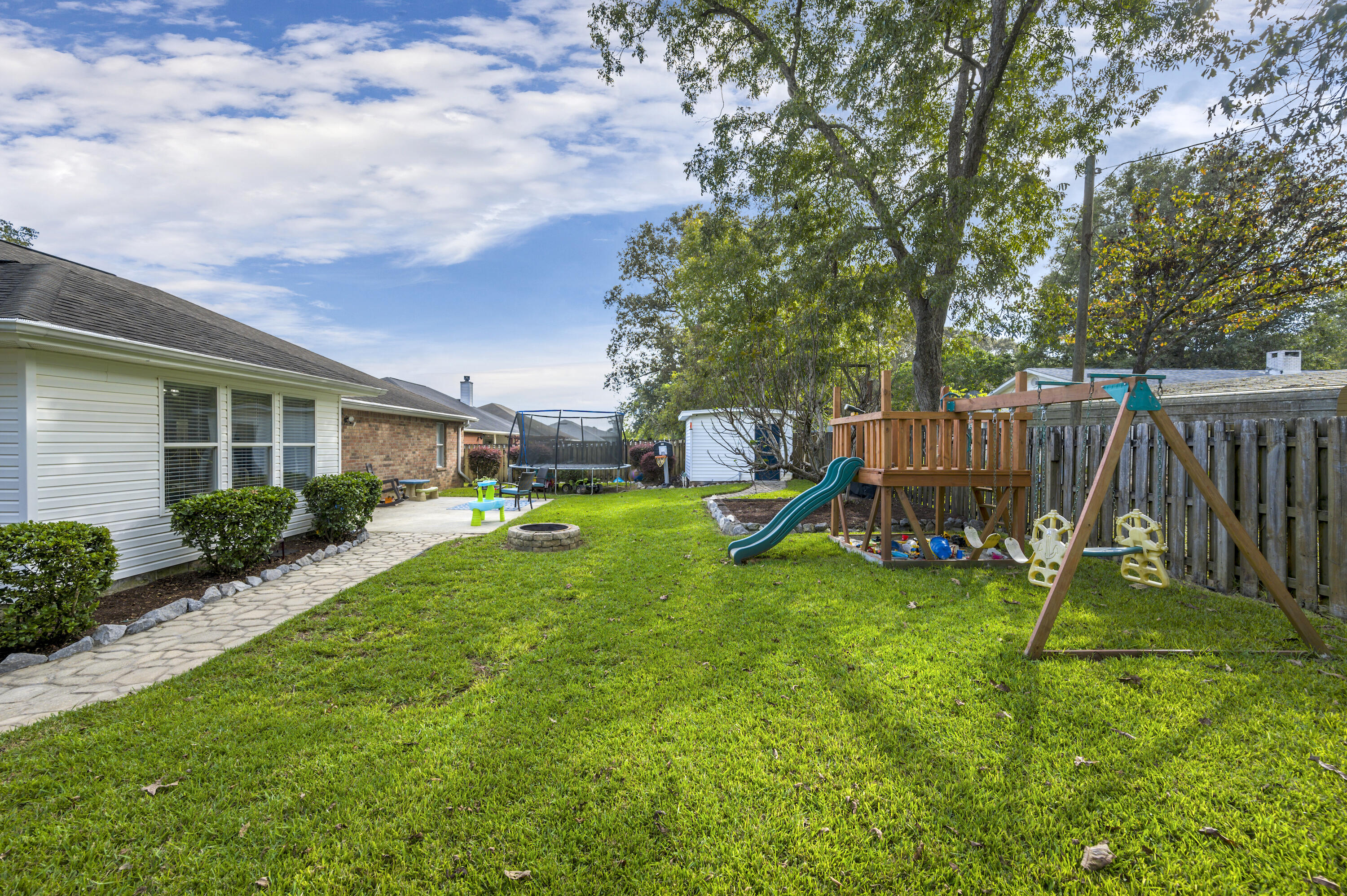 BROOKE ESTATES PH I - Residential