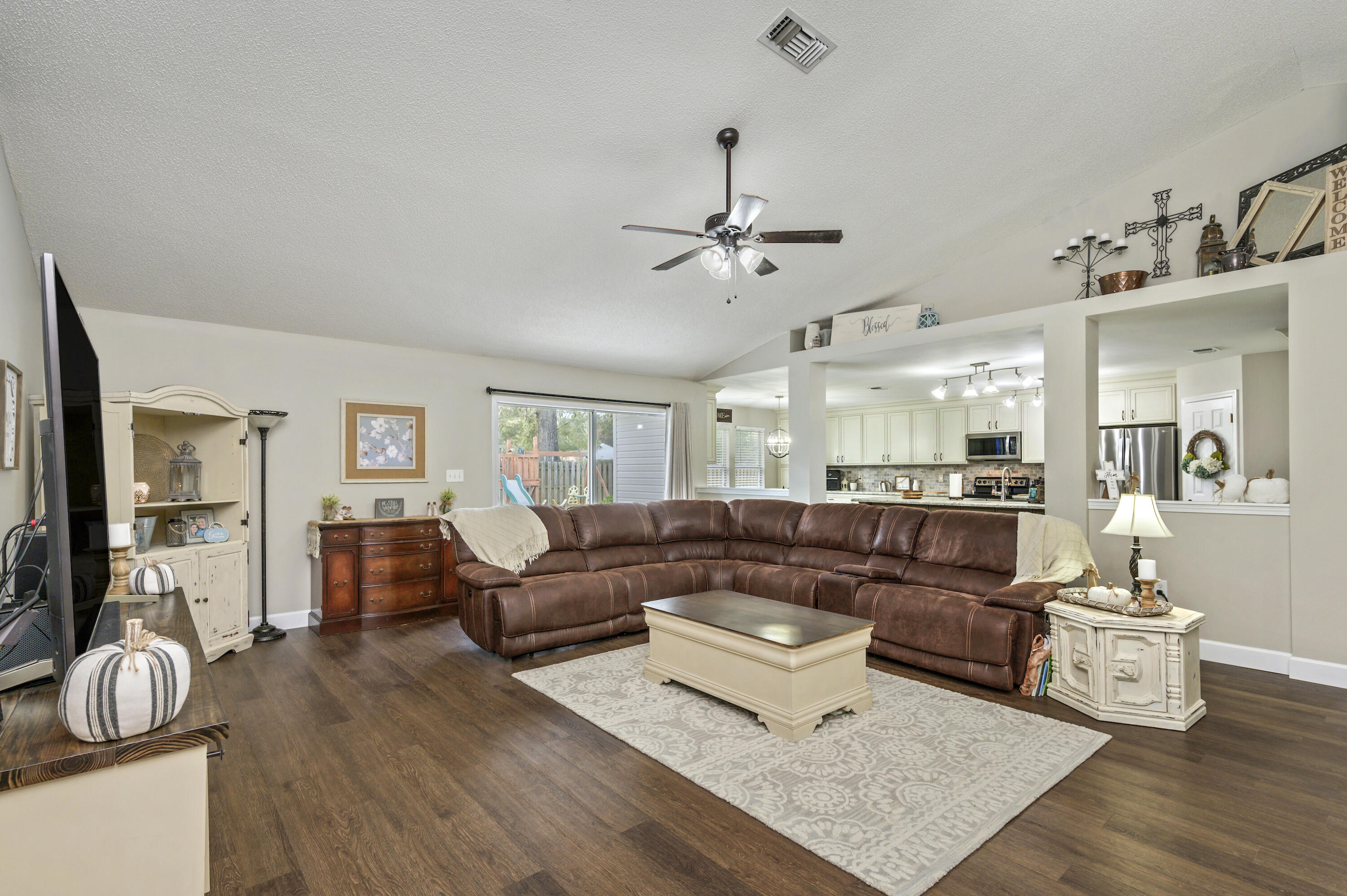 BROOKE ESTATES PH I - Residential