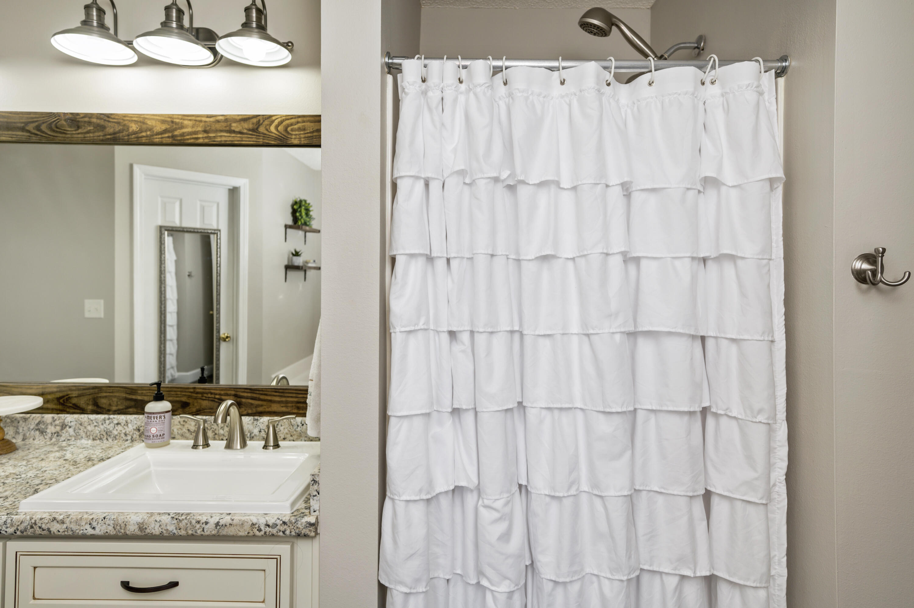 BROOKE ESTATES PH I - Residential