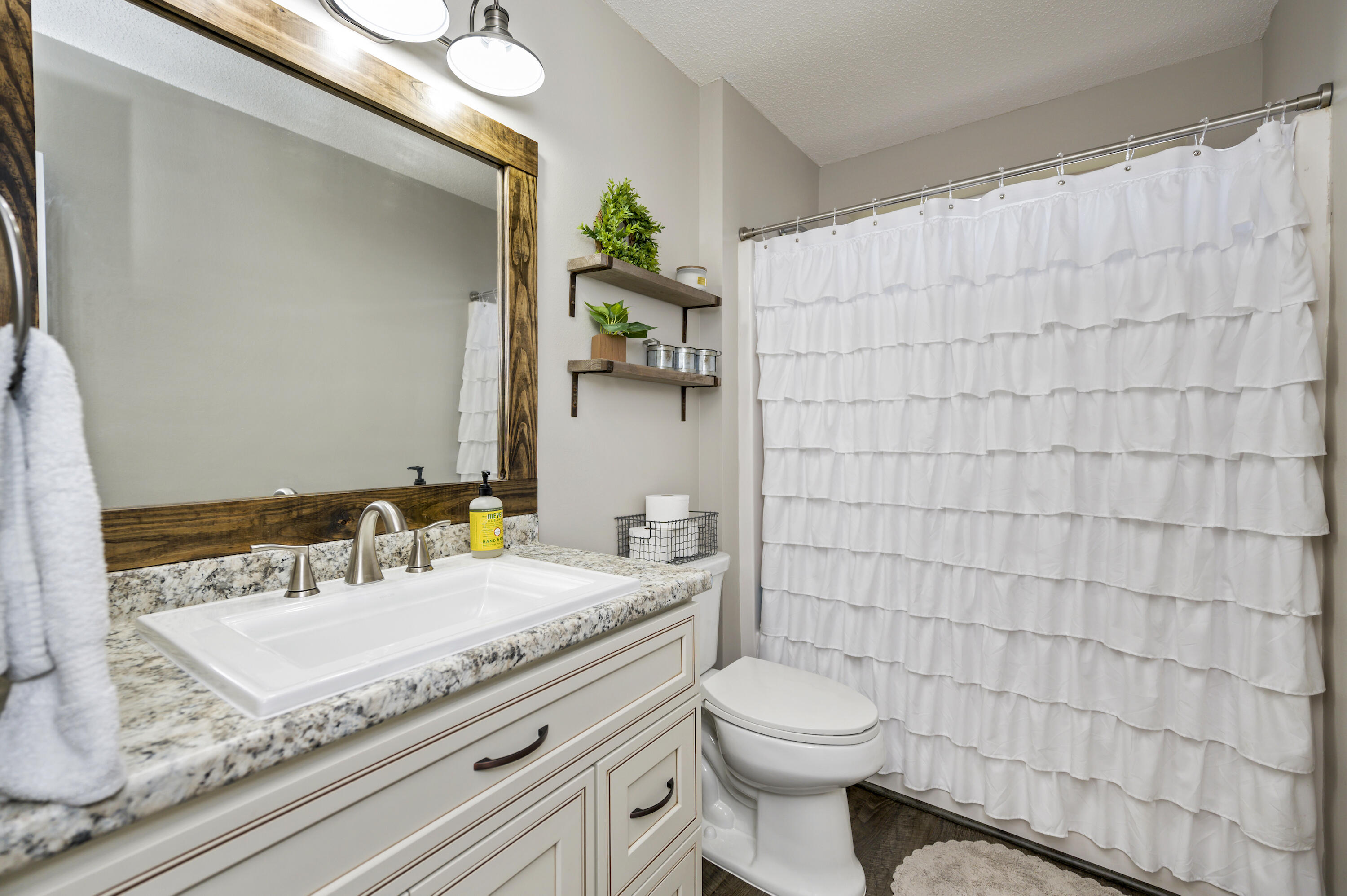 BROOKE ESTATES PH I - Residential