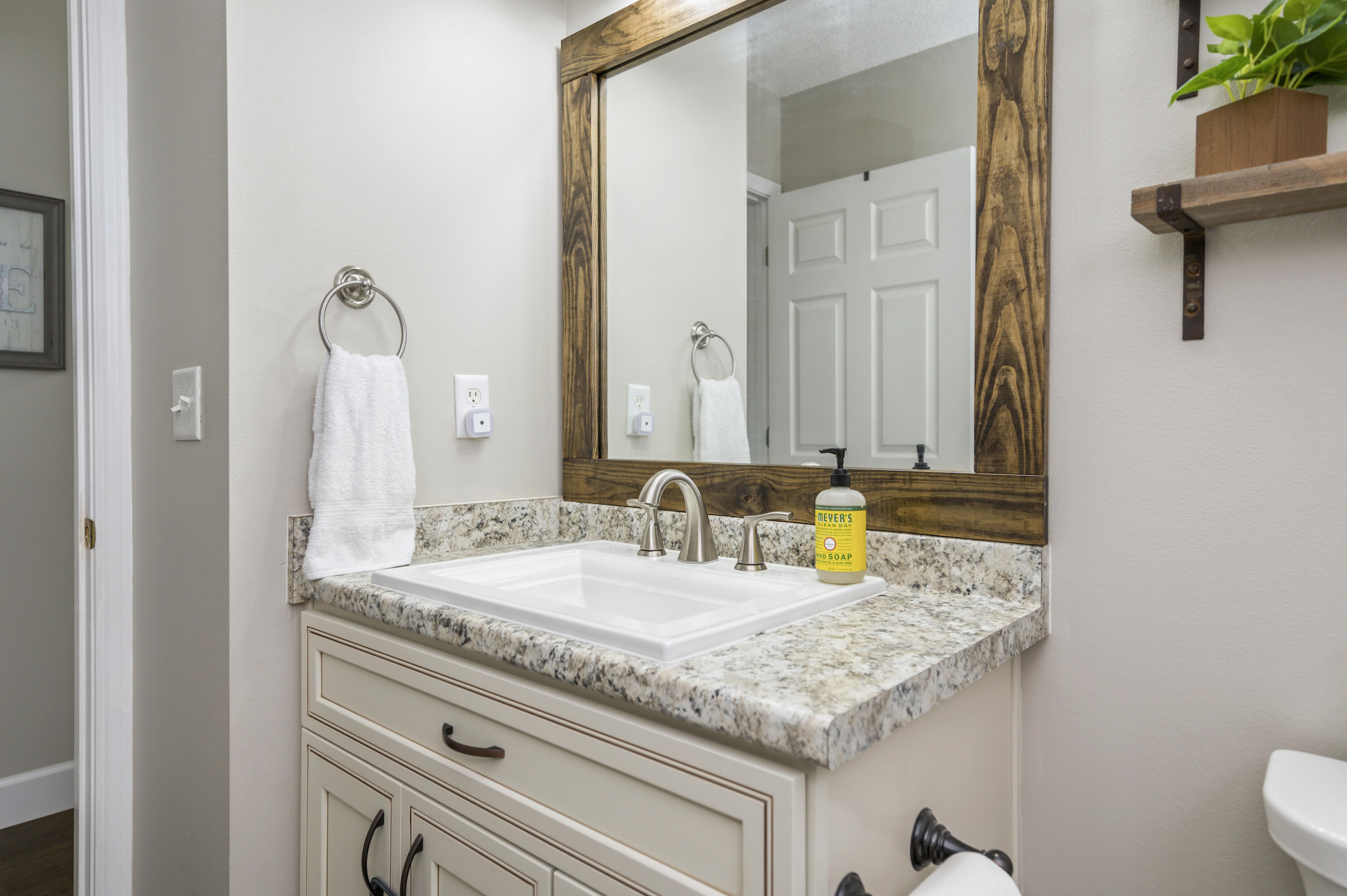 BROOKE ESTATES PH I - Residential