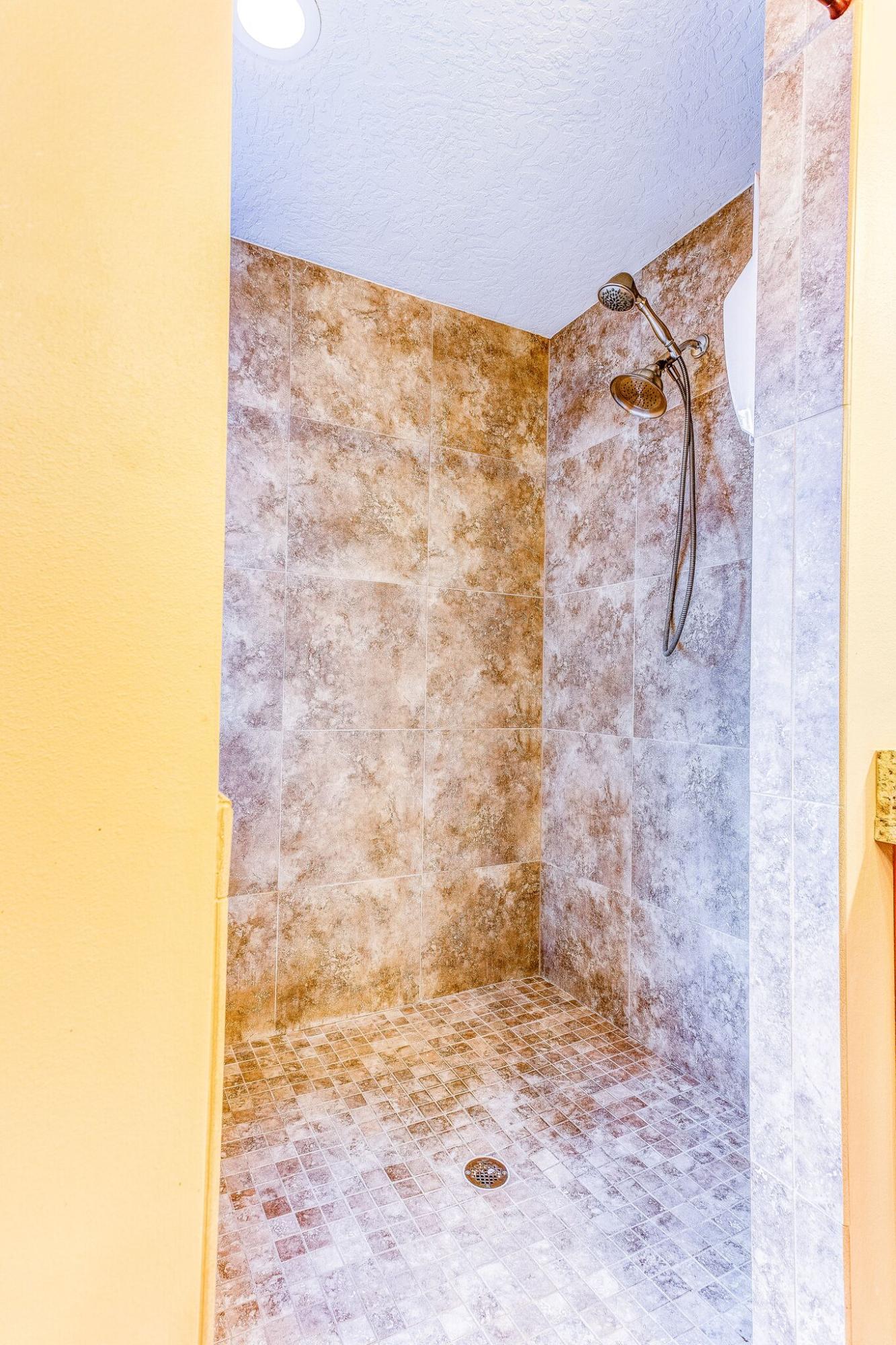 KAITLYNS PRESERVE - Residential