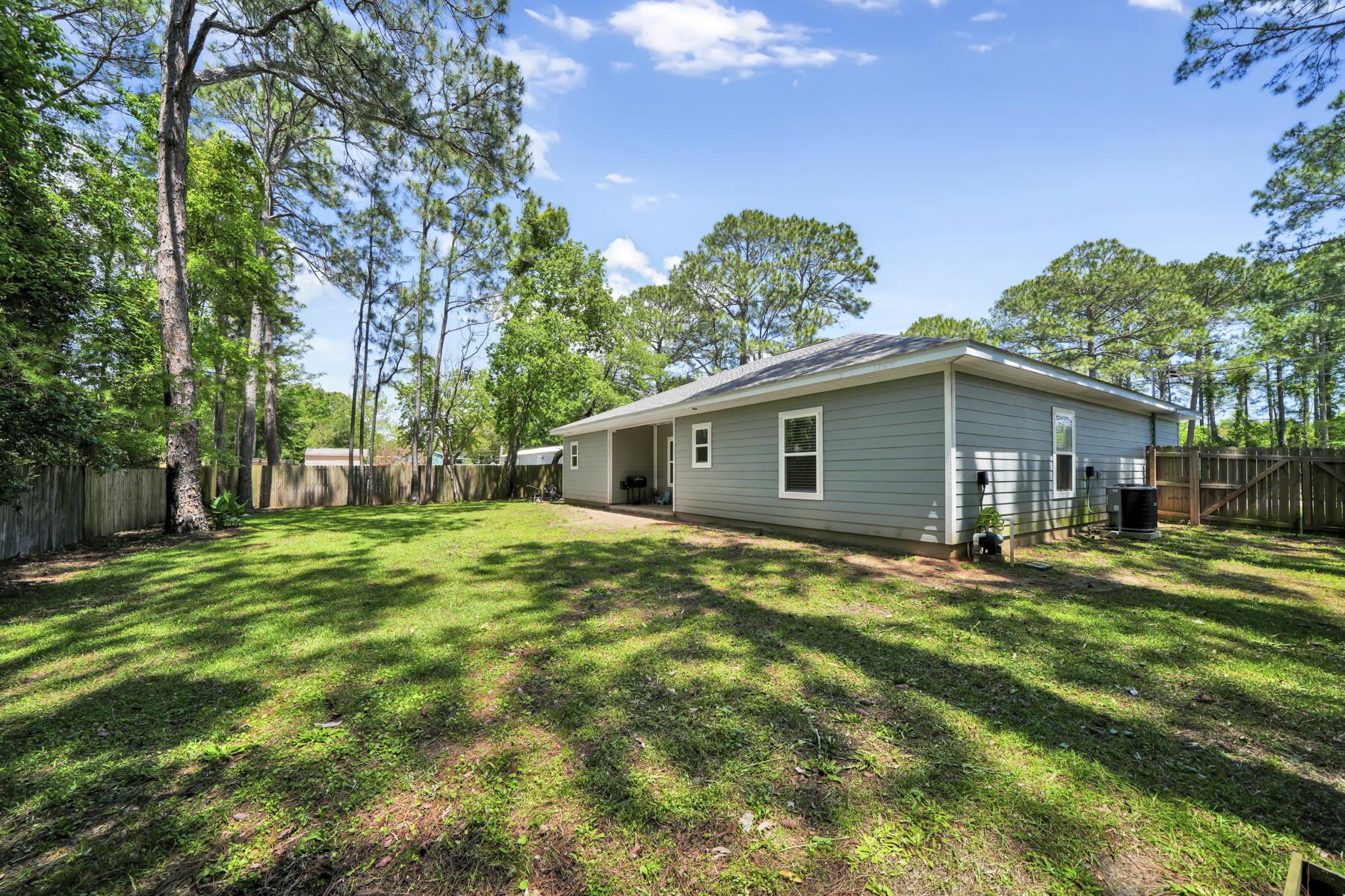 COMMODORE PARK - Residential Lease