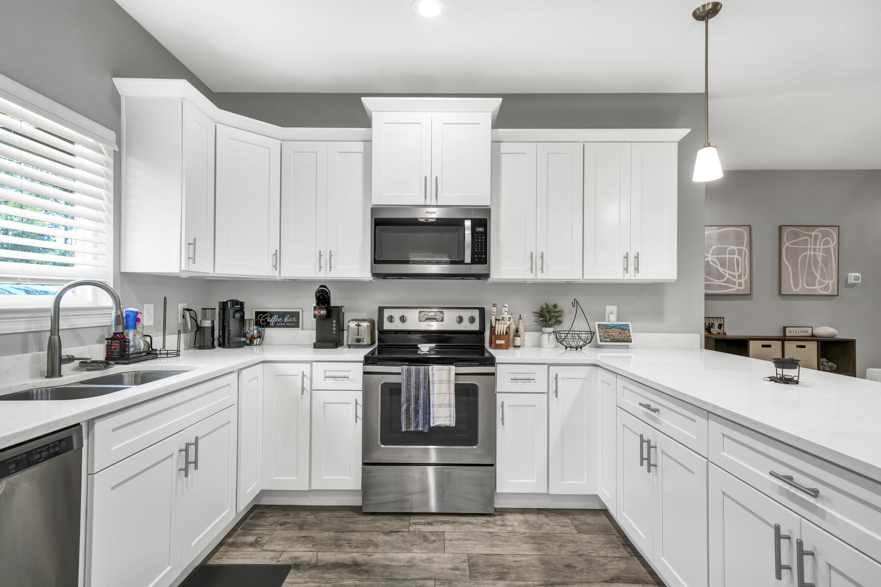 COMMODORE PARK - Residential Lease