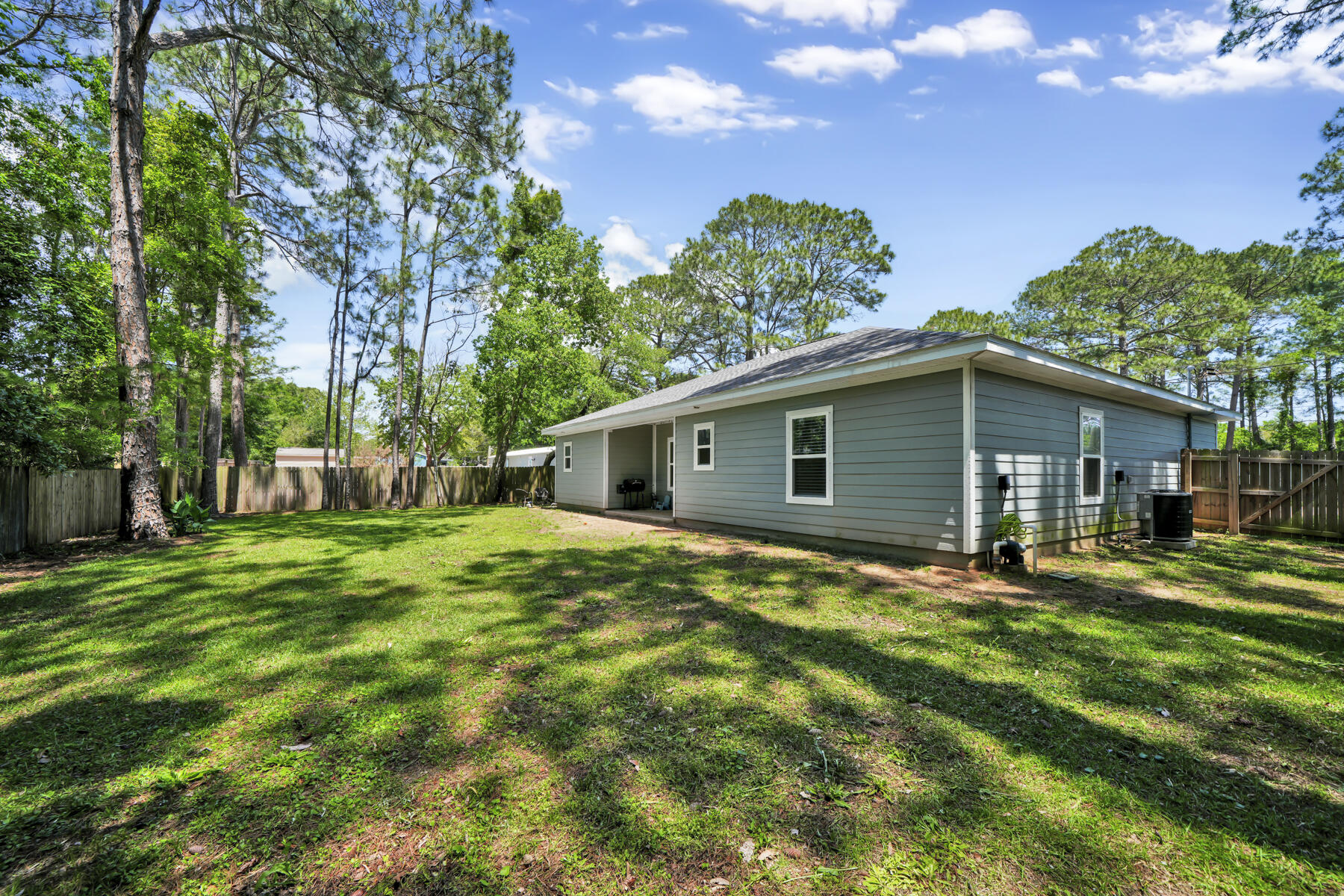 COMMODORE PARK - Residential Lease