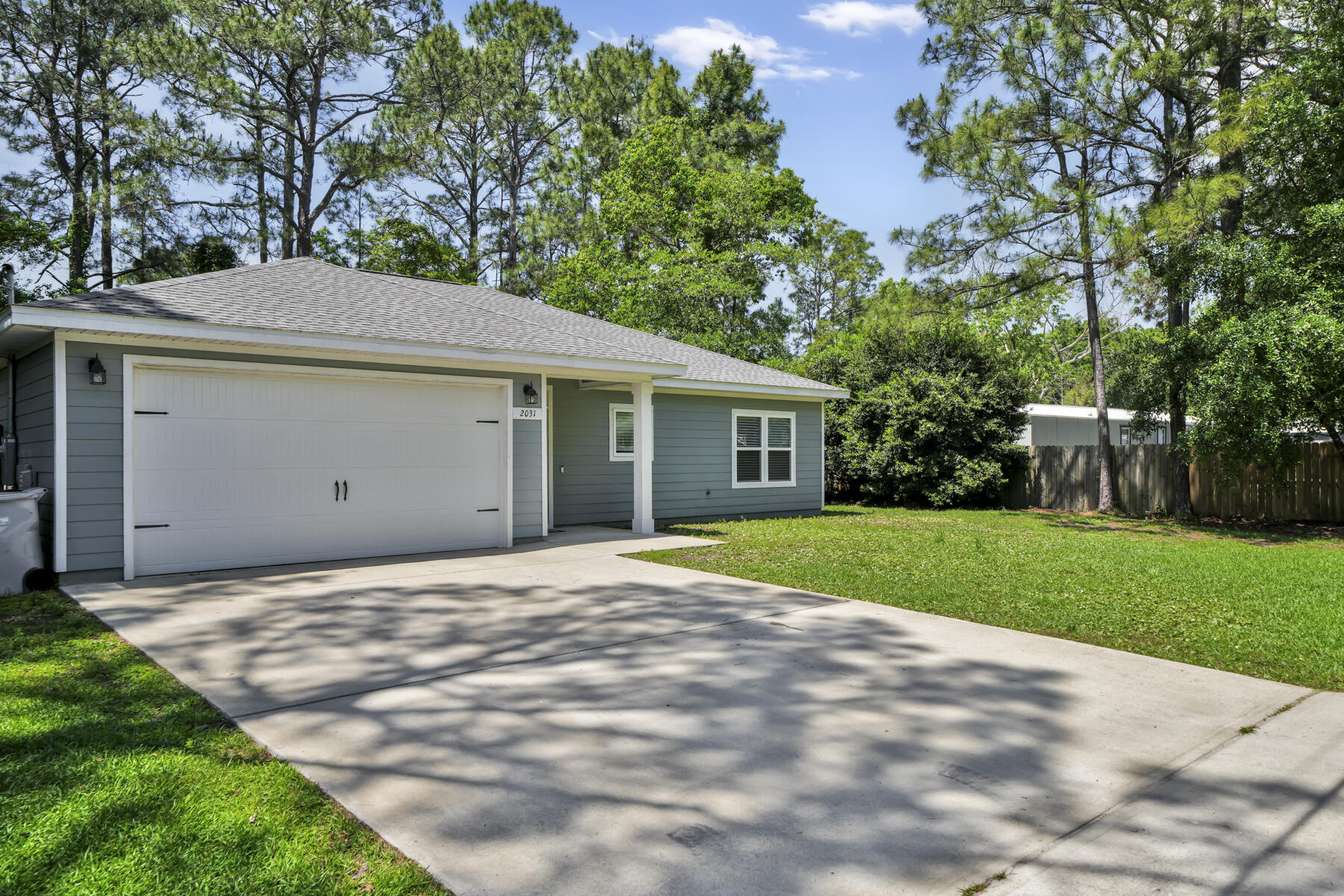 COMMODORE PARK - Residential Lease