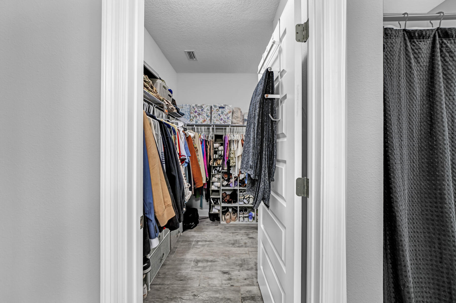 COMMODORE PARK - Residential Lease