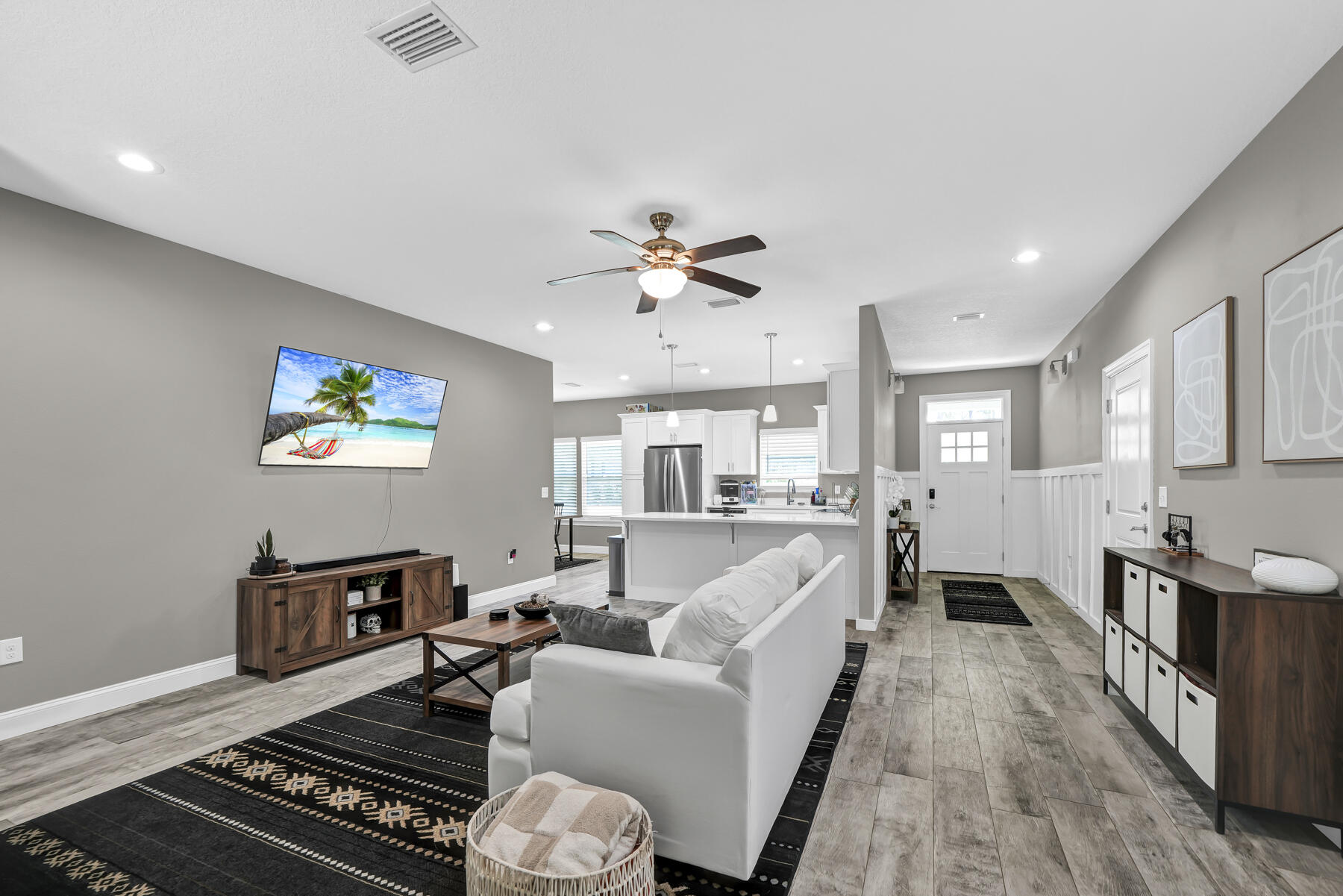 COMMODORE PARK - Residential Lease