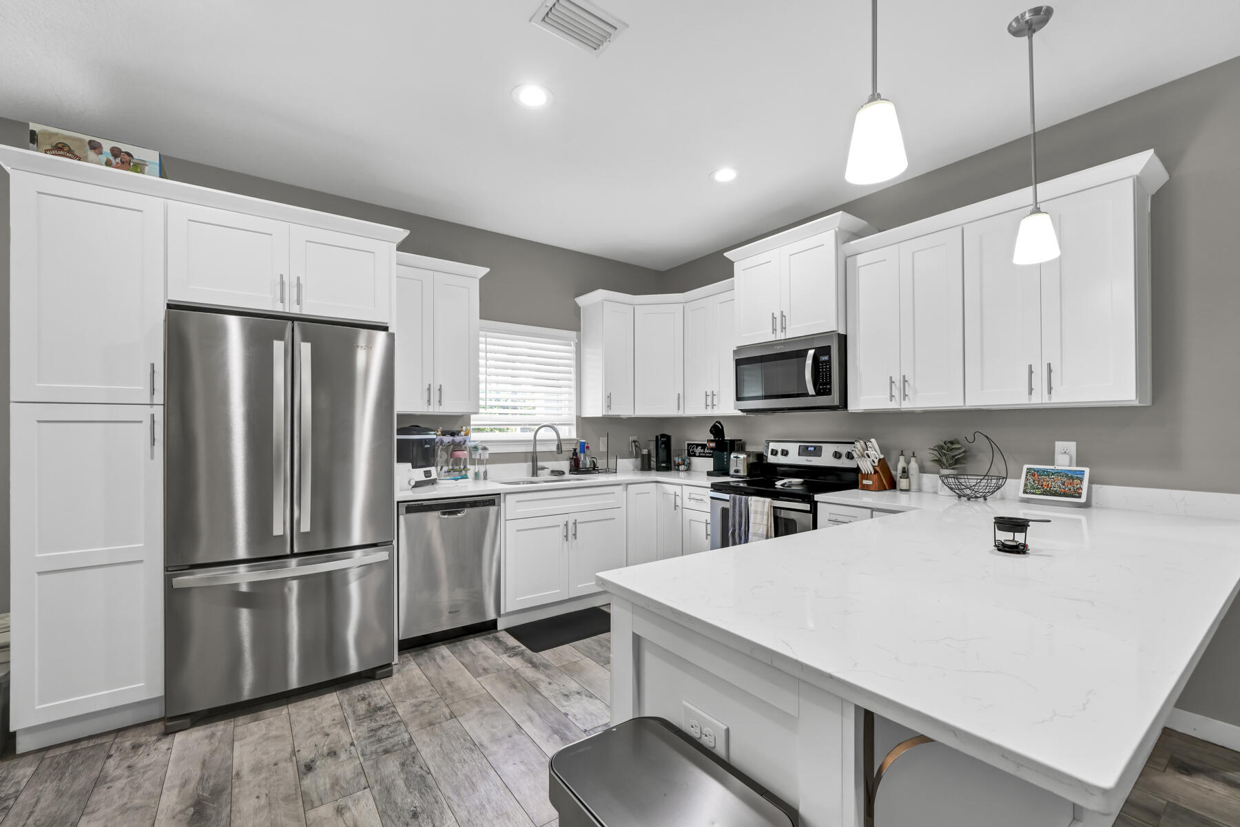 COMMODORE PARK - Residential Lease