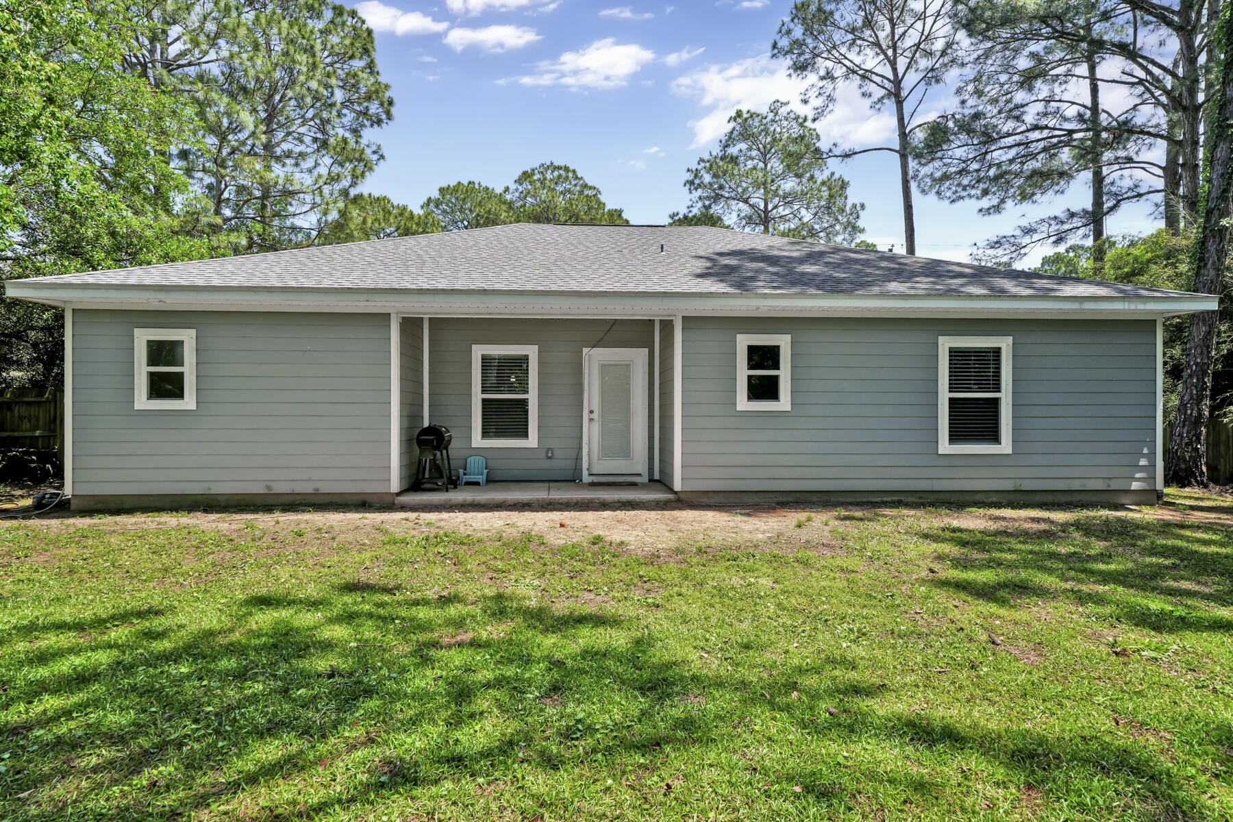 COMMODORE PARK - Residential Lease