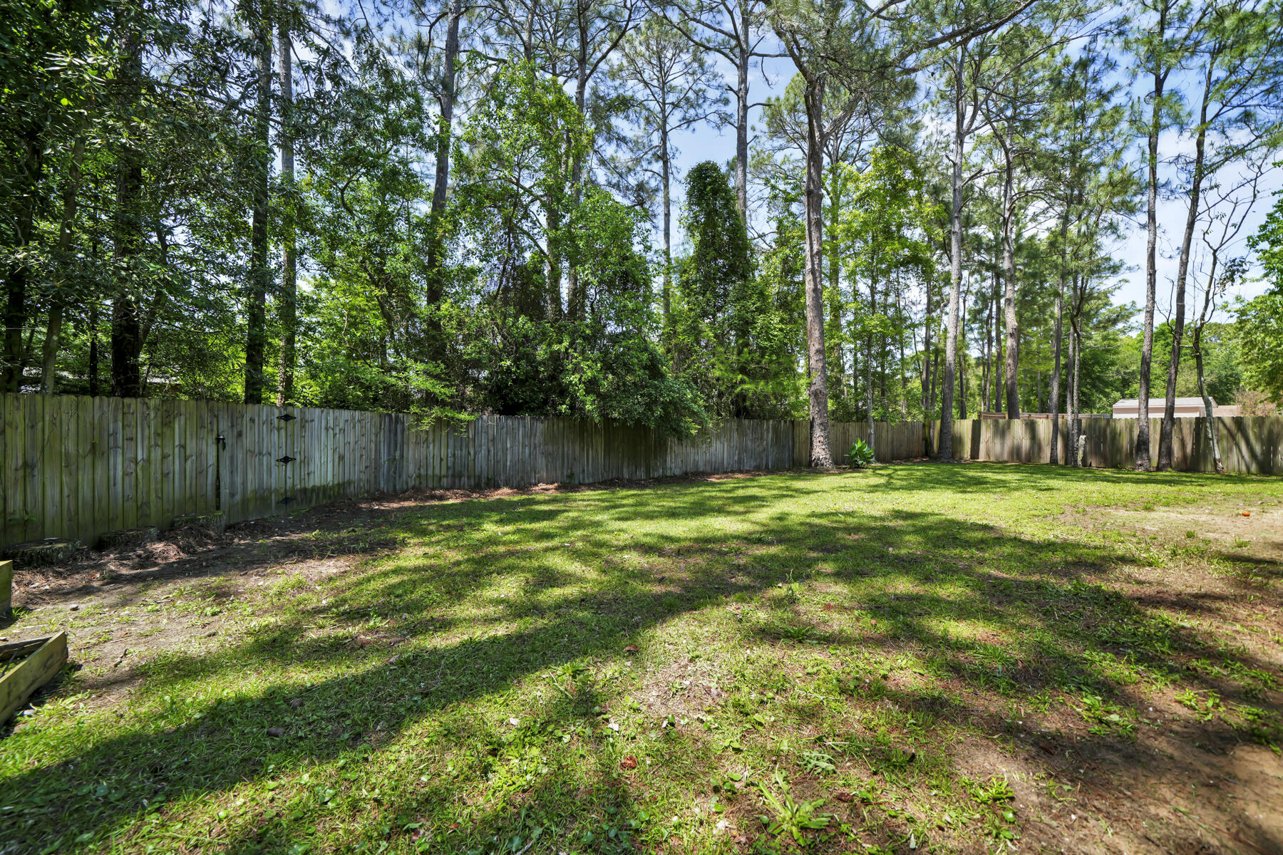 COMMODORE PARK - Residential Lease