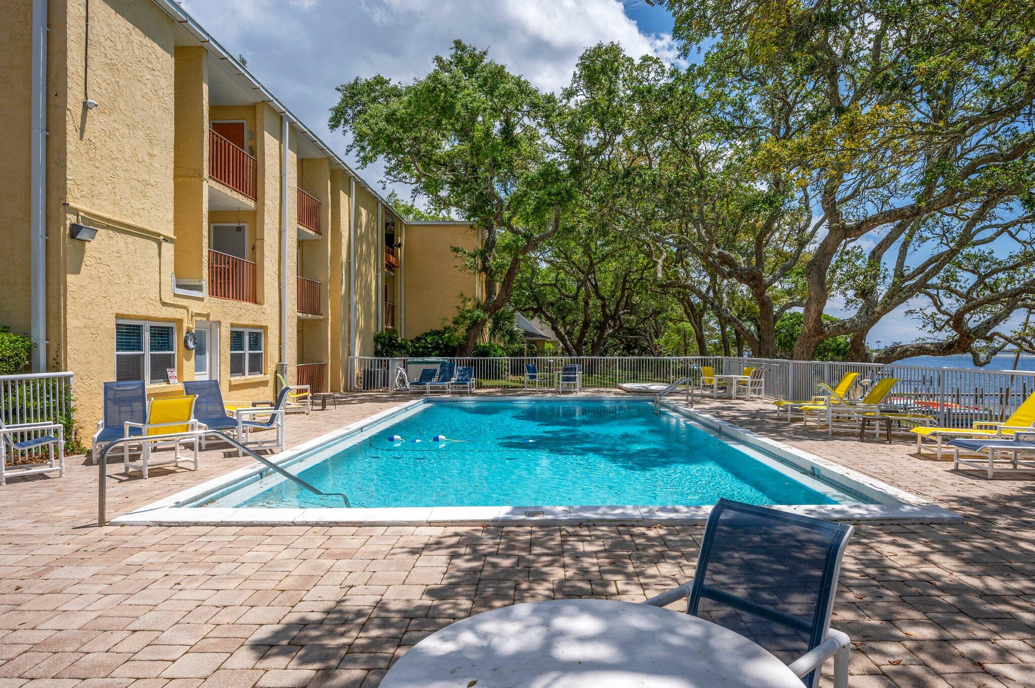 CEDARS CONDO - Residential