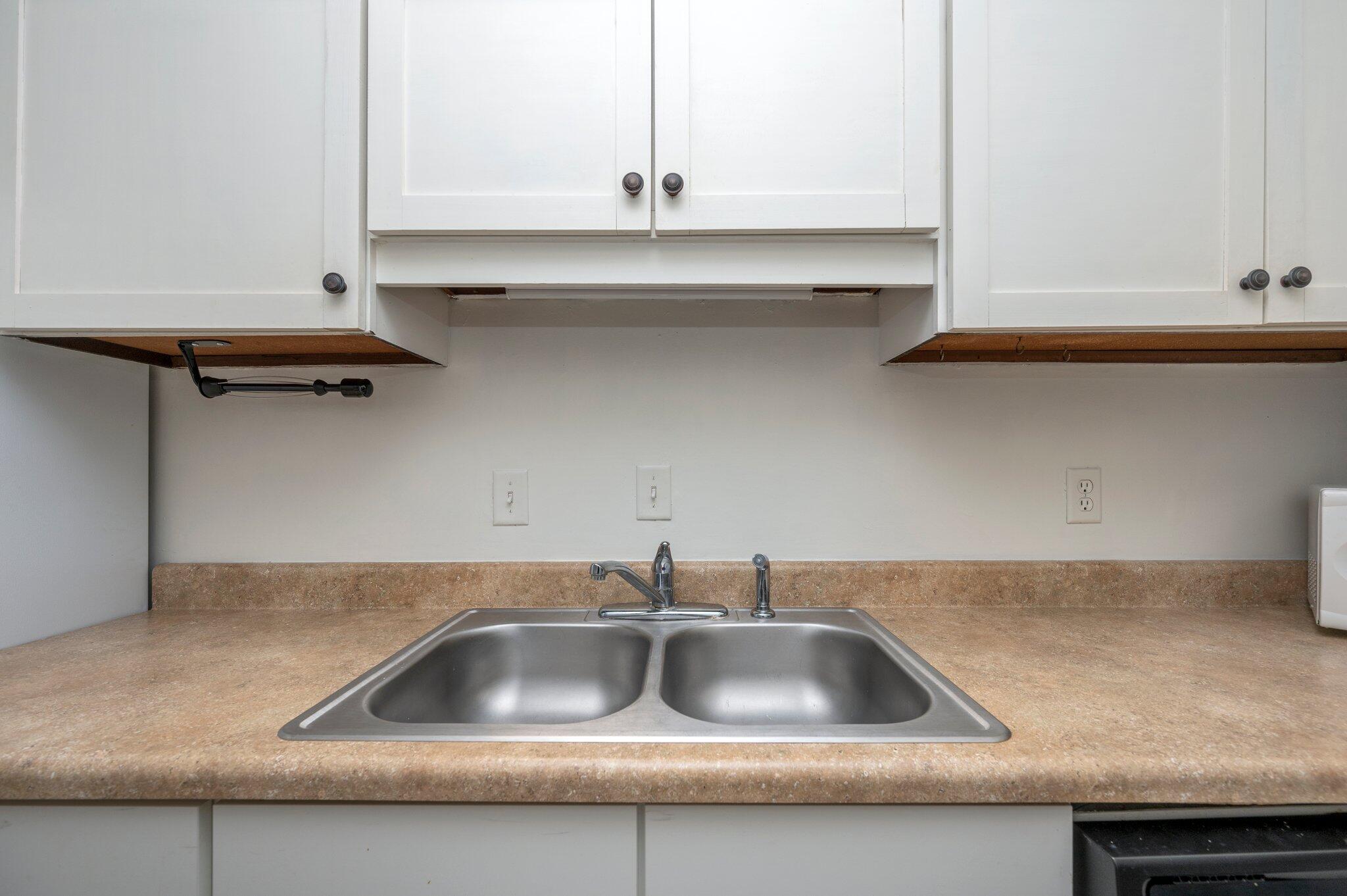 CEDARS CONDO - Residential