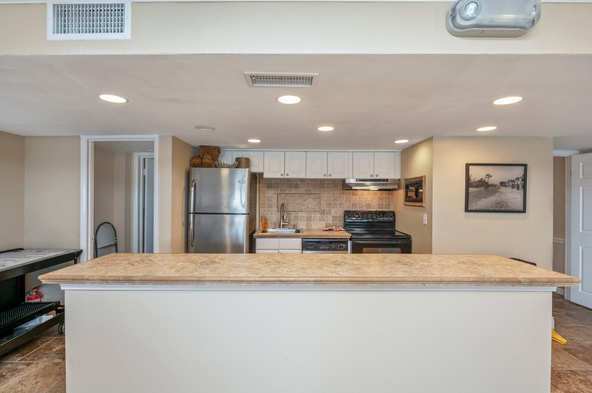 CEDARS CONDO - Residential