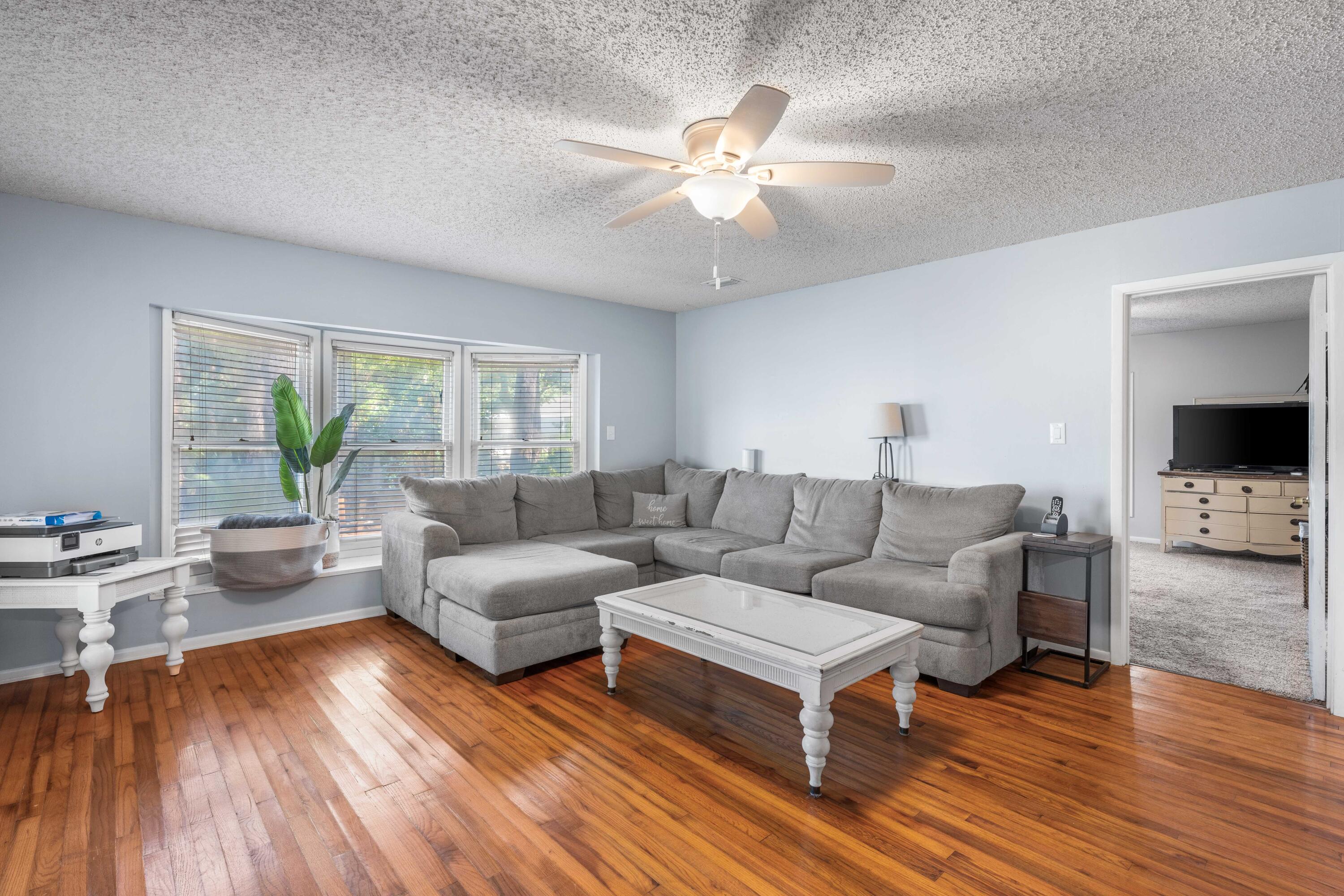 TOWN OF SANTA ROSA - Residential