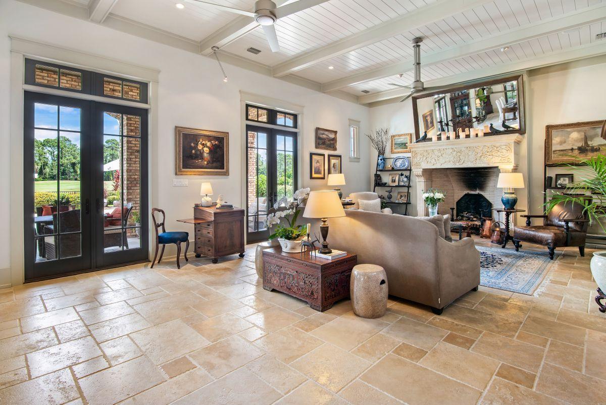 BURNT PINE - Residential