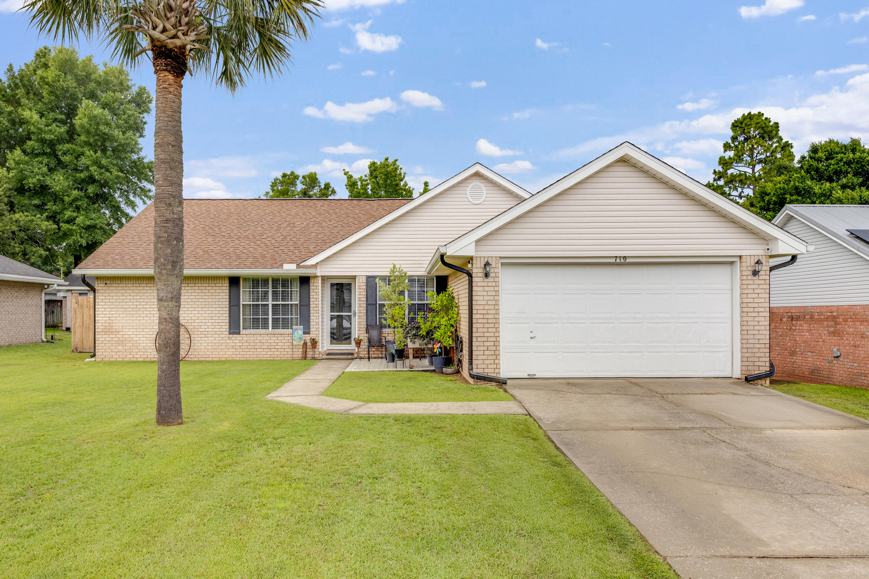 This one really does have it all. In Ground Pool with enclosure, Brand new Carpet in guest bedrooms, Storage Shed in Backyard, Brand New Water Heater, Brand New Roof at Closing. Three Bedrooms, 2 bathrooms, plus an office, plus a formal dining room.An almost 400 sq foot Florida Room that is heated and cooled giving a total of over 2200 sq ft of living space.