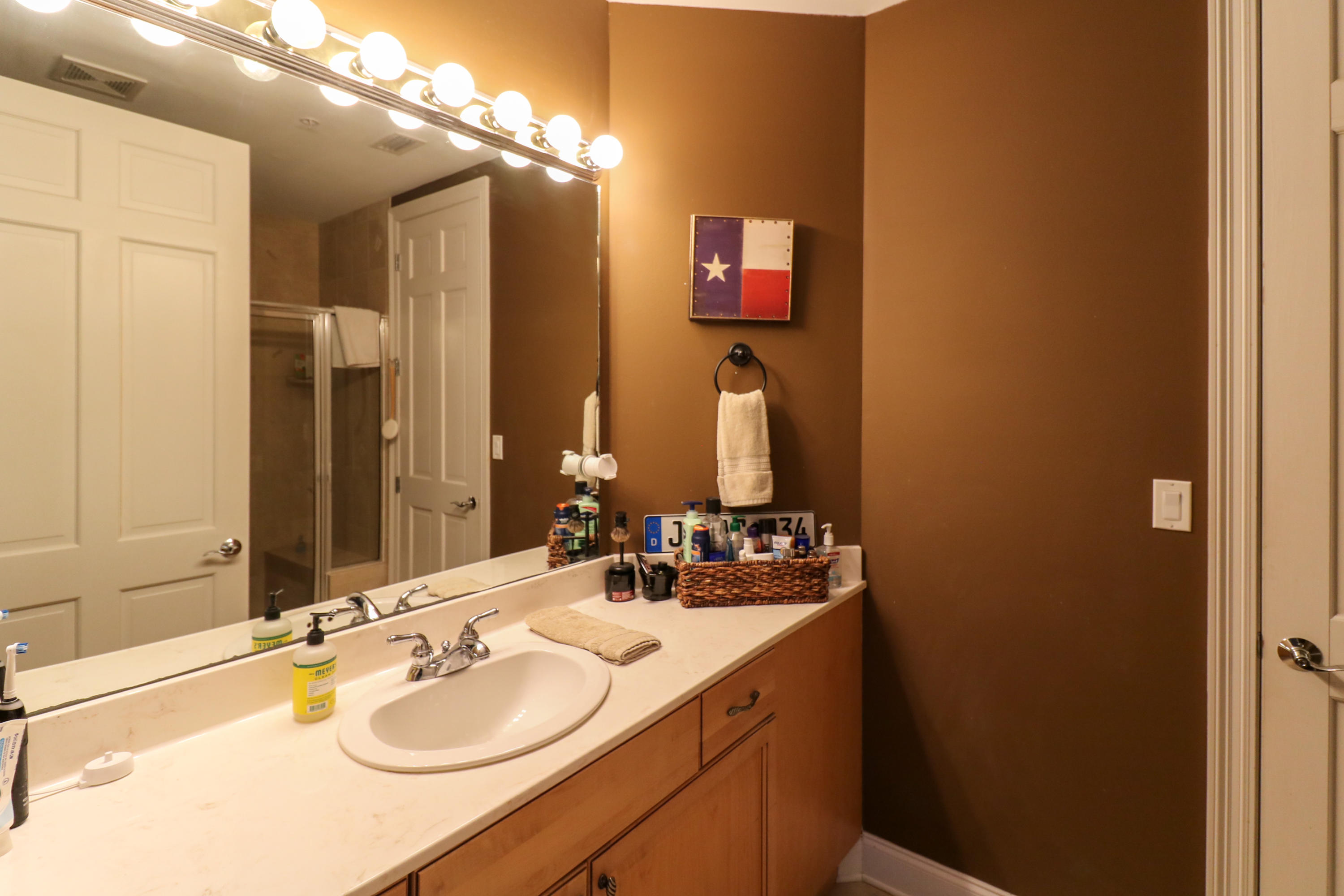 SIDES MORENO POINT WEST - Residential