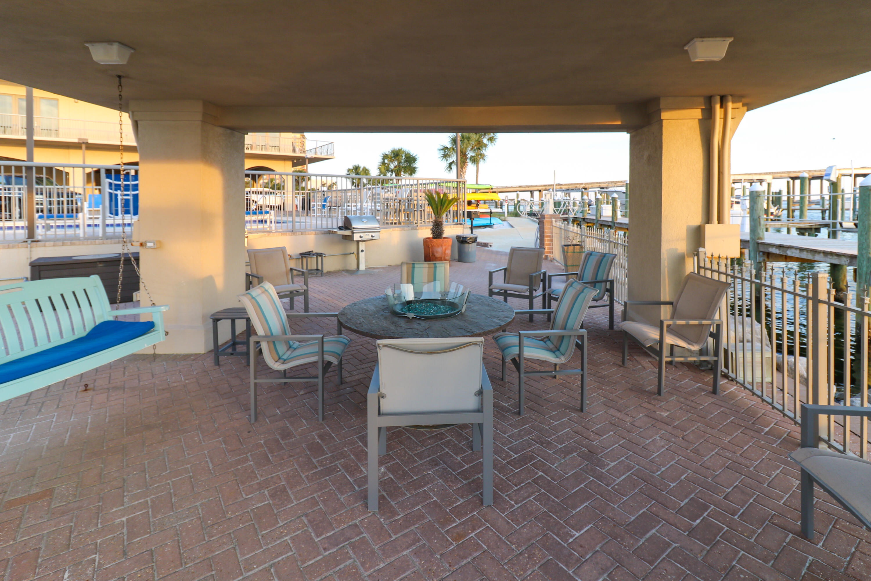 SIDES MORENO POINT WEST - Residential