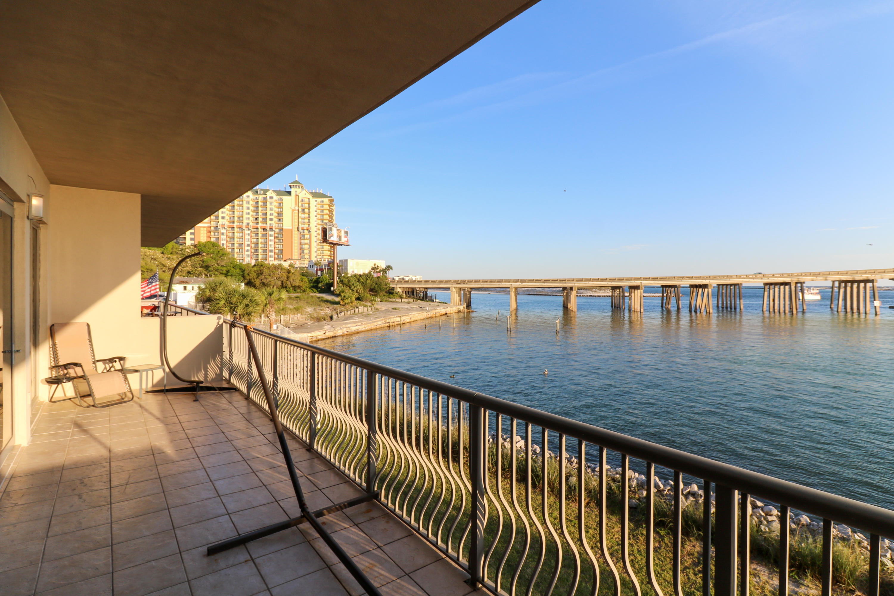 SIDES MORENO POINT WEST - Residential