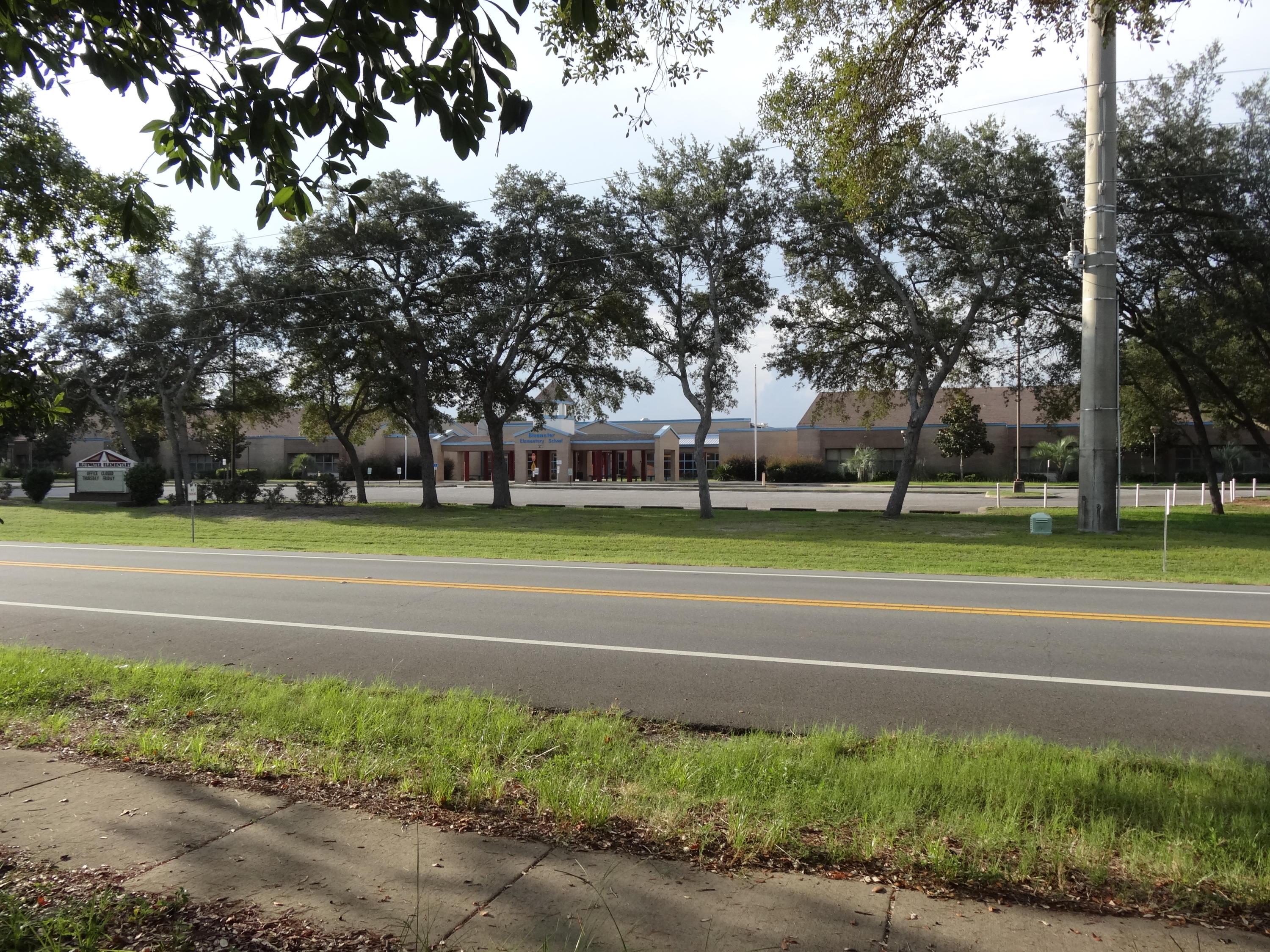 PARKWOOD LANE BLUEWATER BAY - Residential