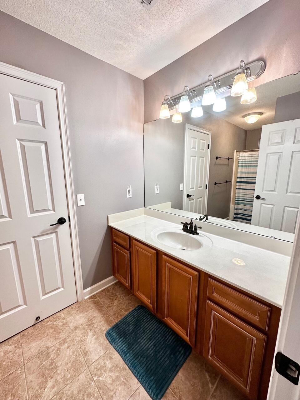 SUMMERWOOD - Residential Lease