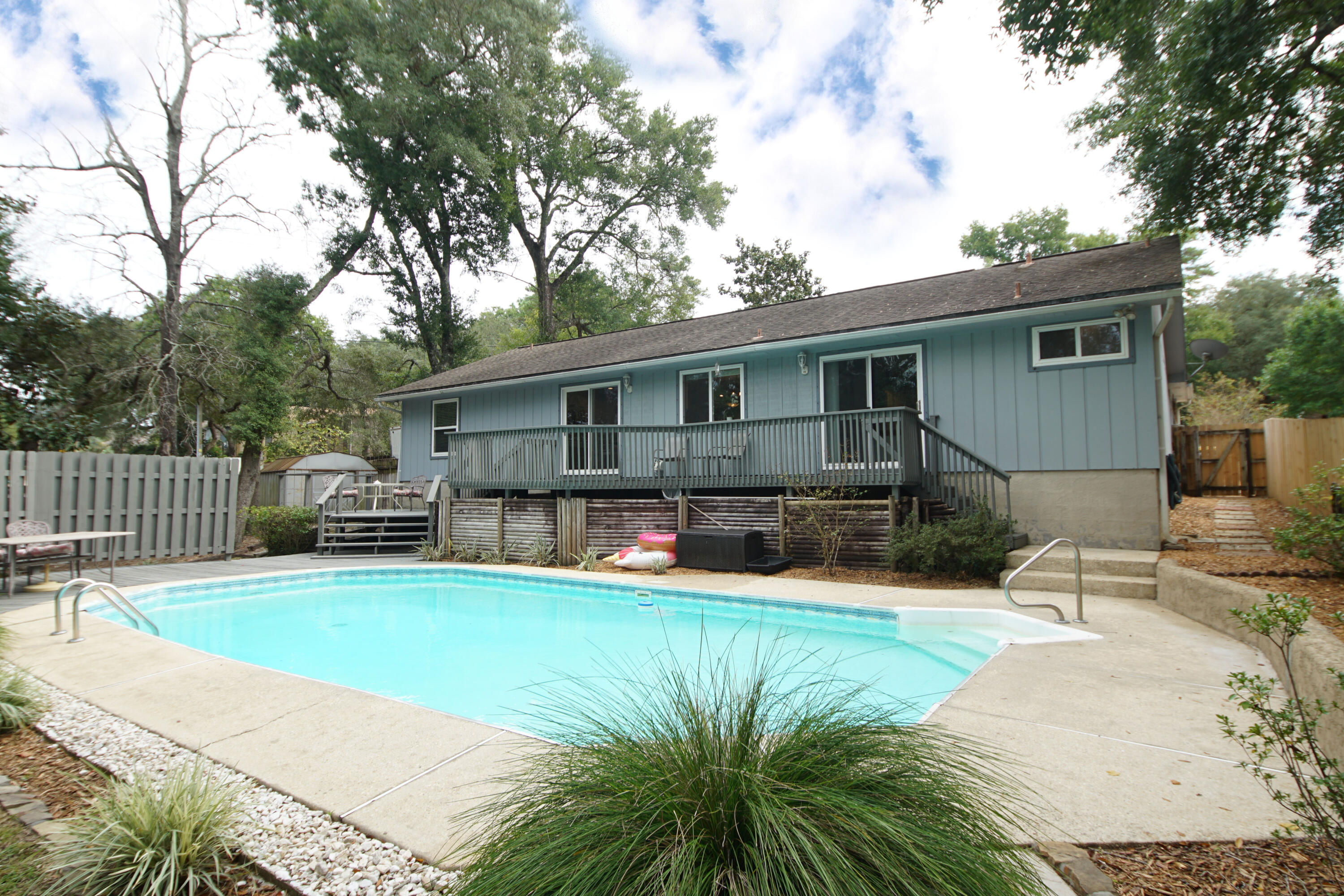 PALM CREST - Residential