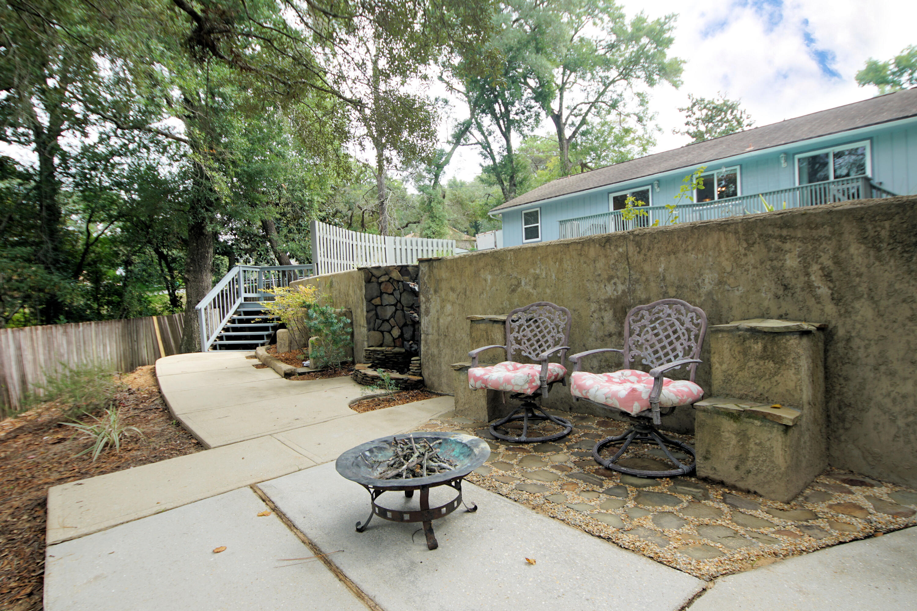 PALM CREST - Residential