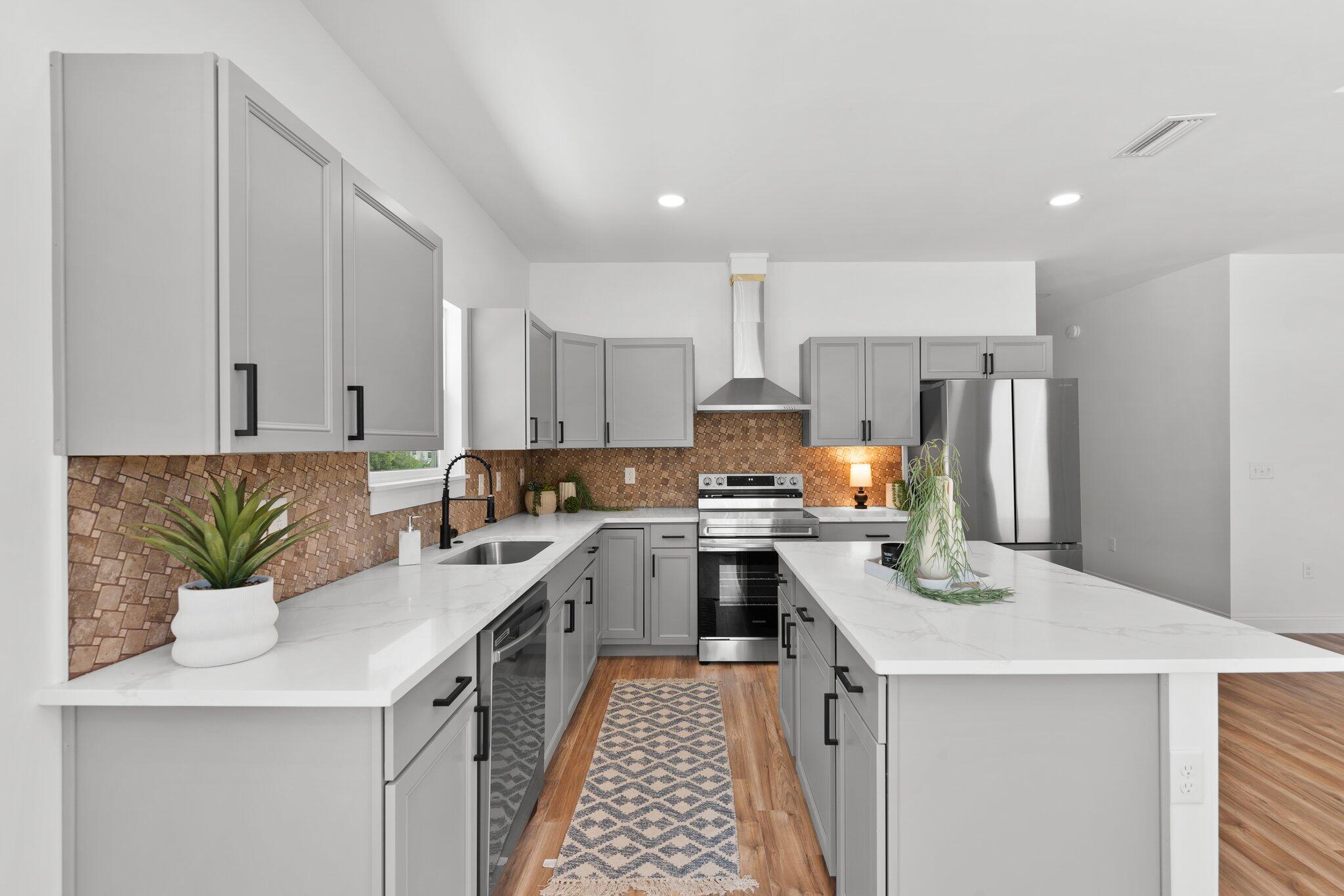 OAKWOOD LAKES ESTATES - Residential