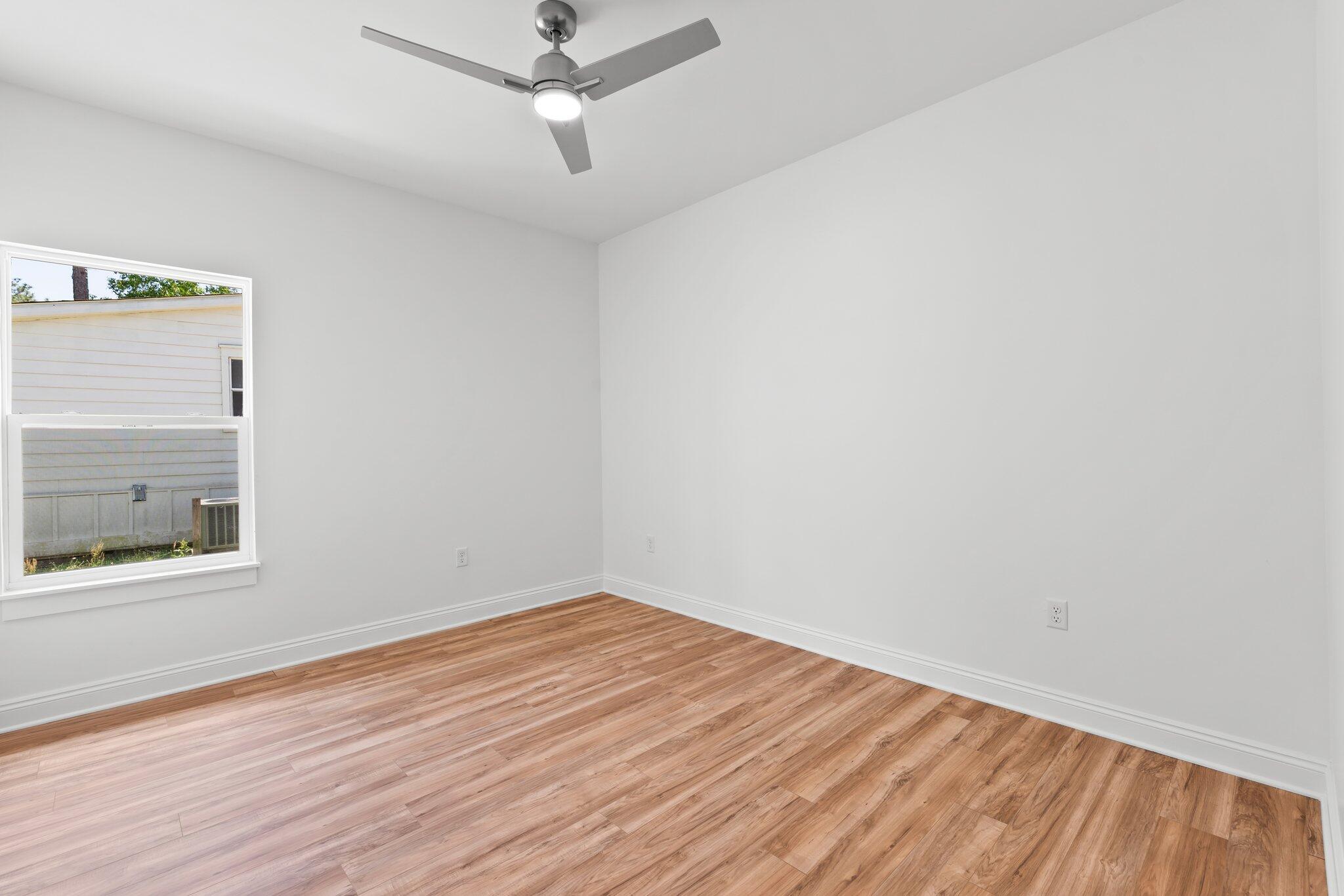 OAKWOOD LAKES ESTATES - Residential