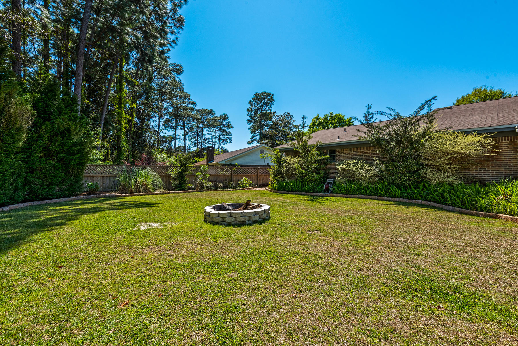 PINEWOOD ESTATES - Residential