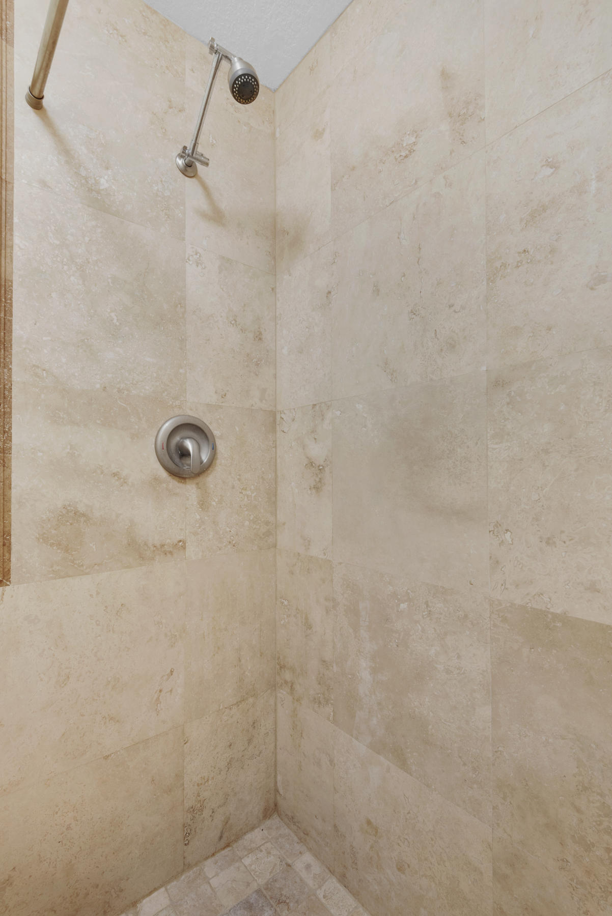 PINEWOOD ESTATES - Residential