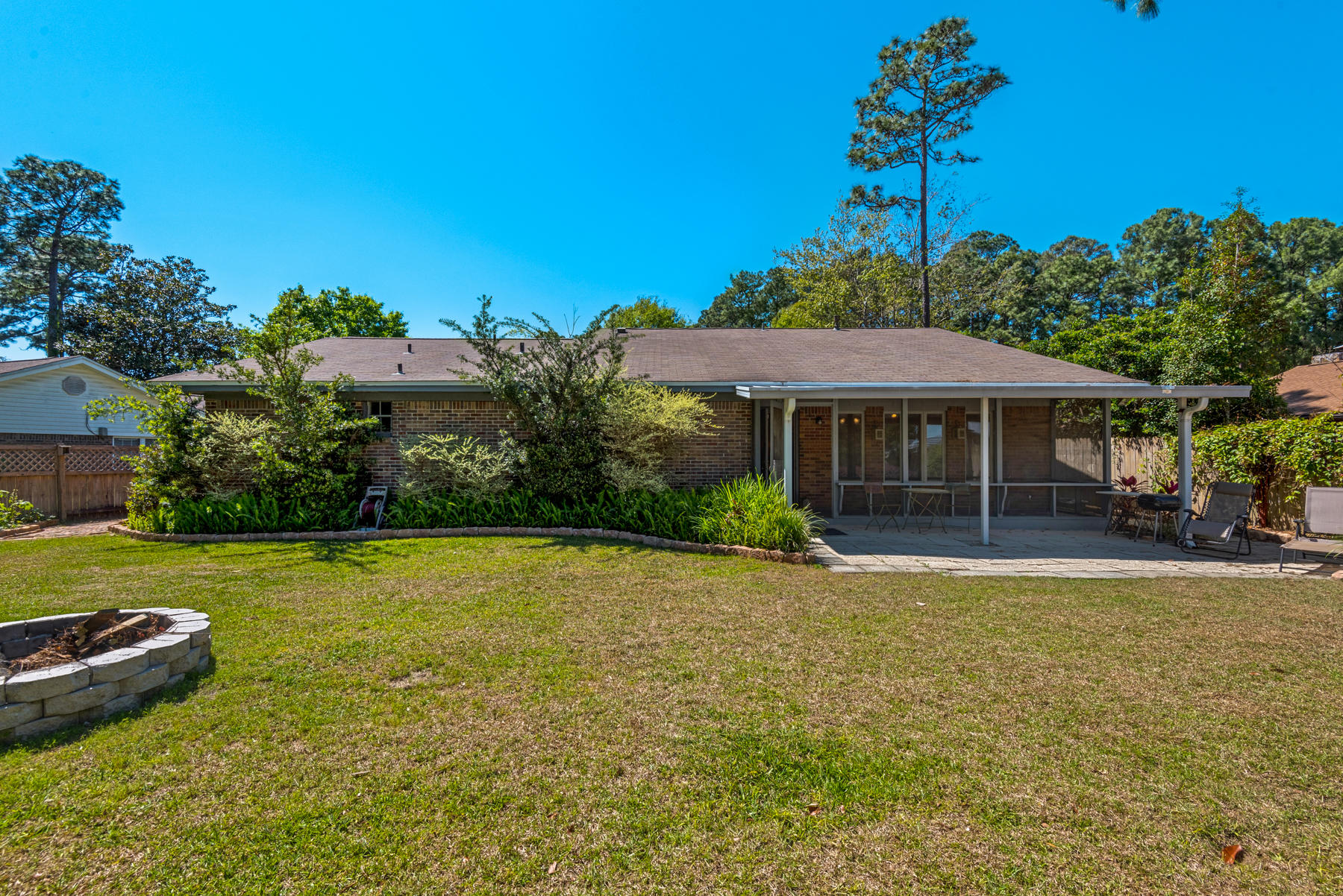 PINEWOOD ESTATES - Residential