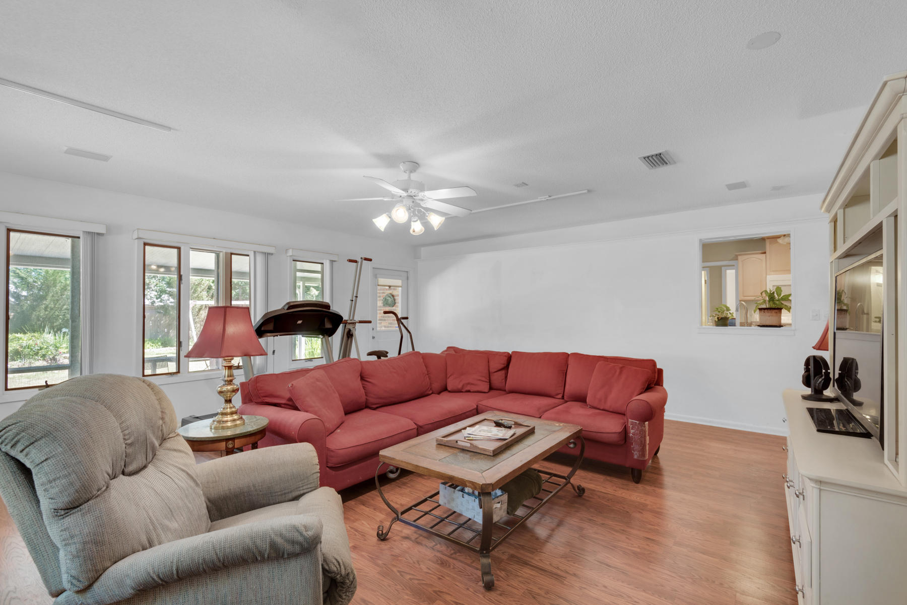 PINEWOOD ESTATES - Residential