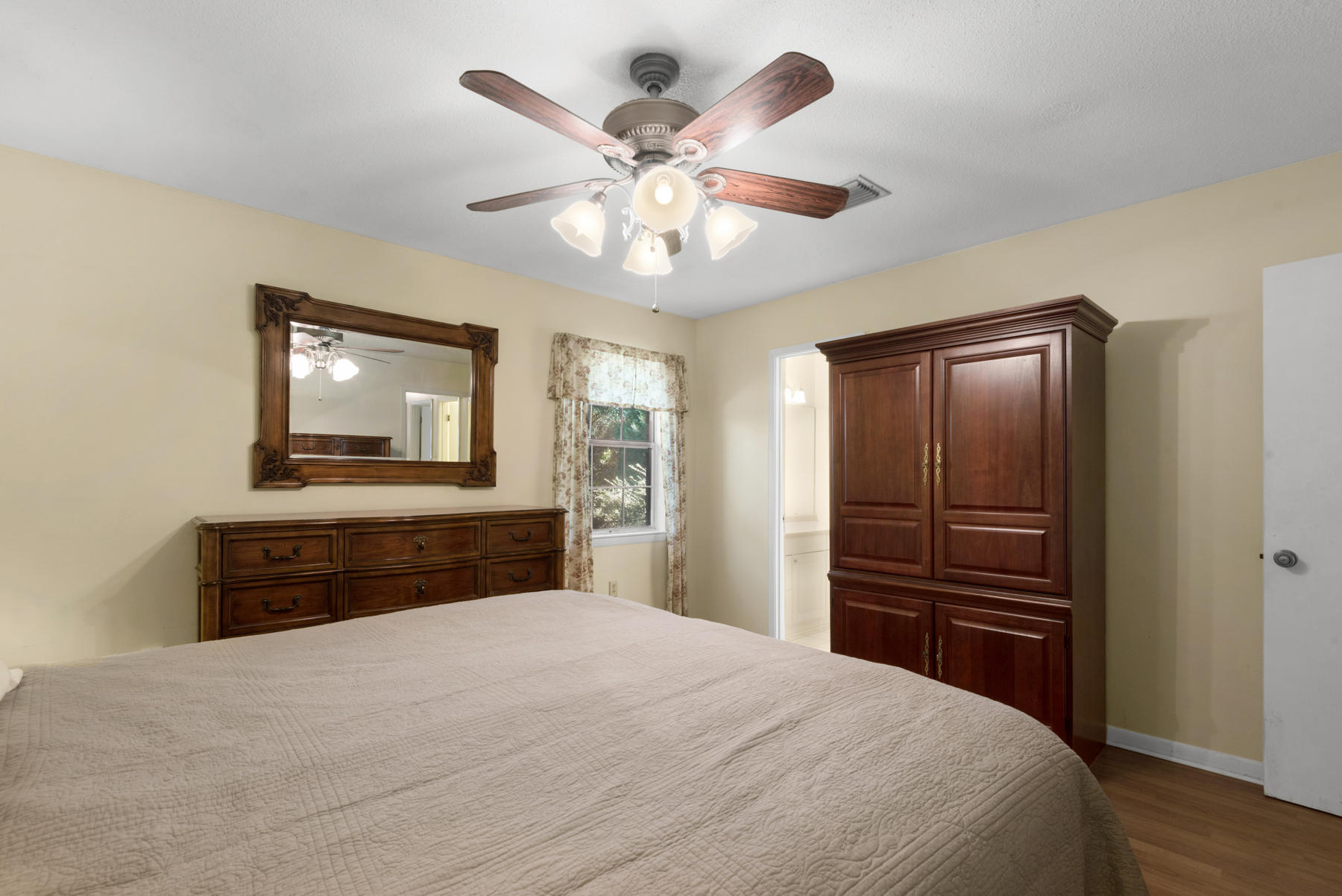 PINEWOOD ESTATES - Residential