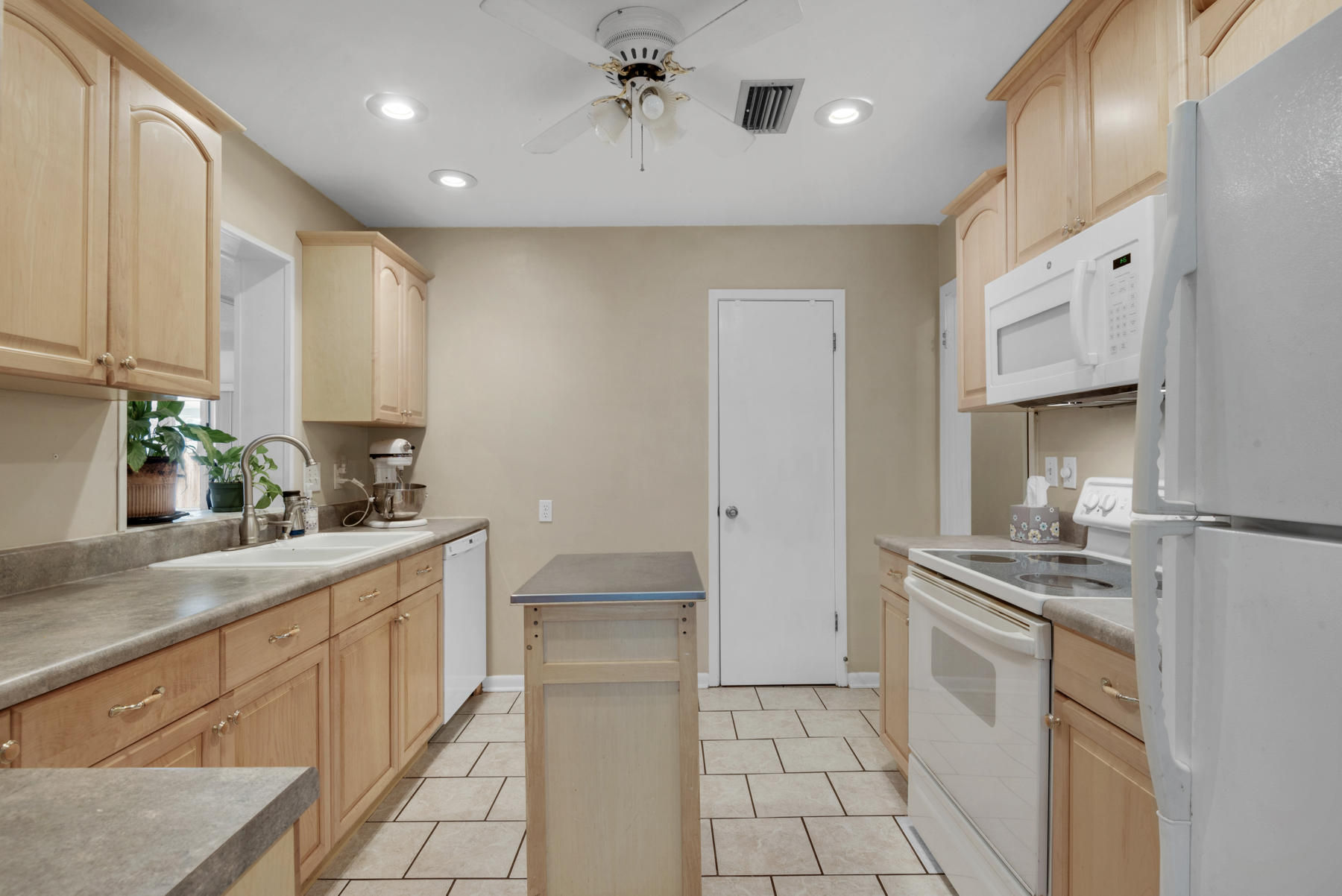 PINEWOOD ESTATES - Residential