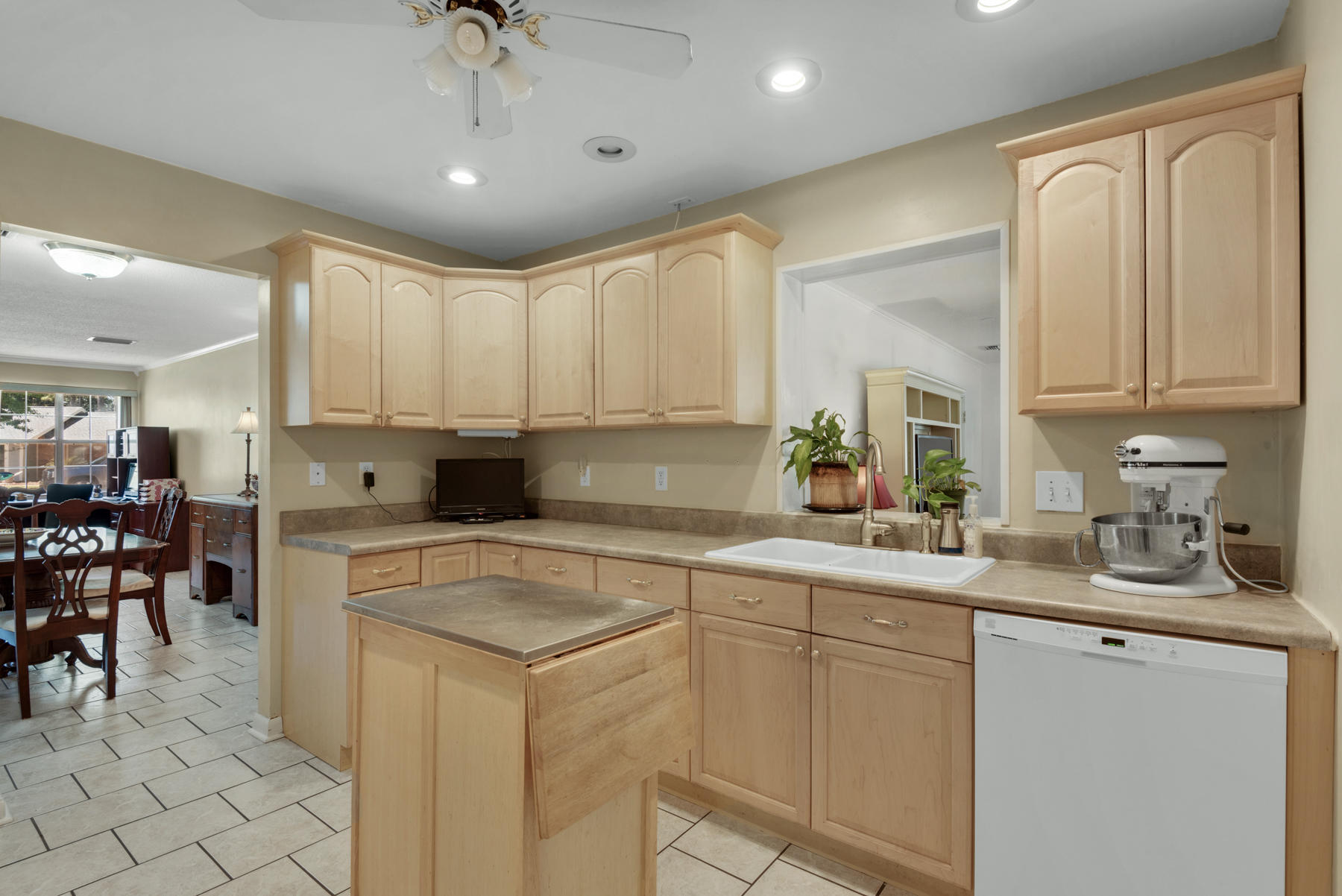 PINEWOOD ESTATES - Residential