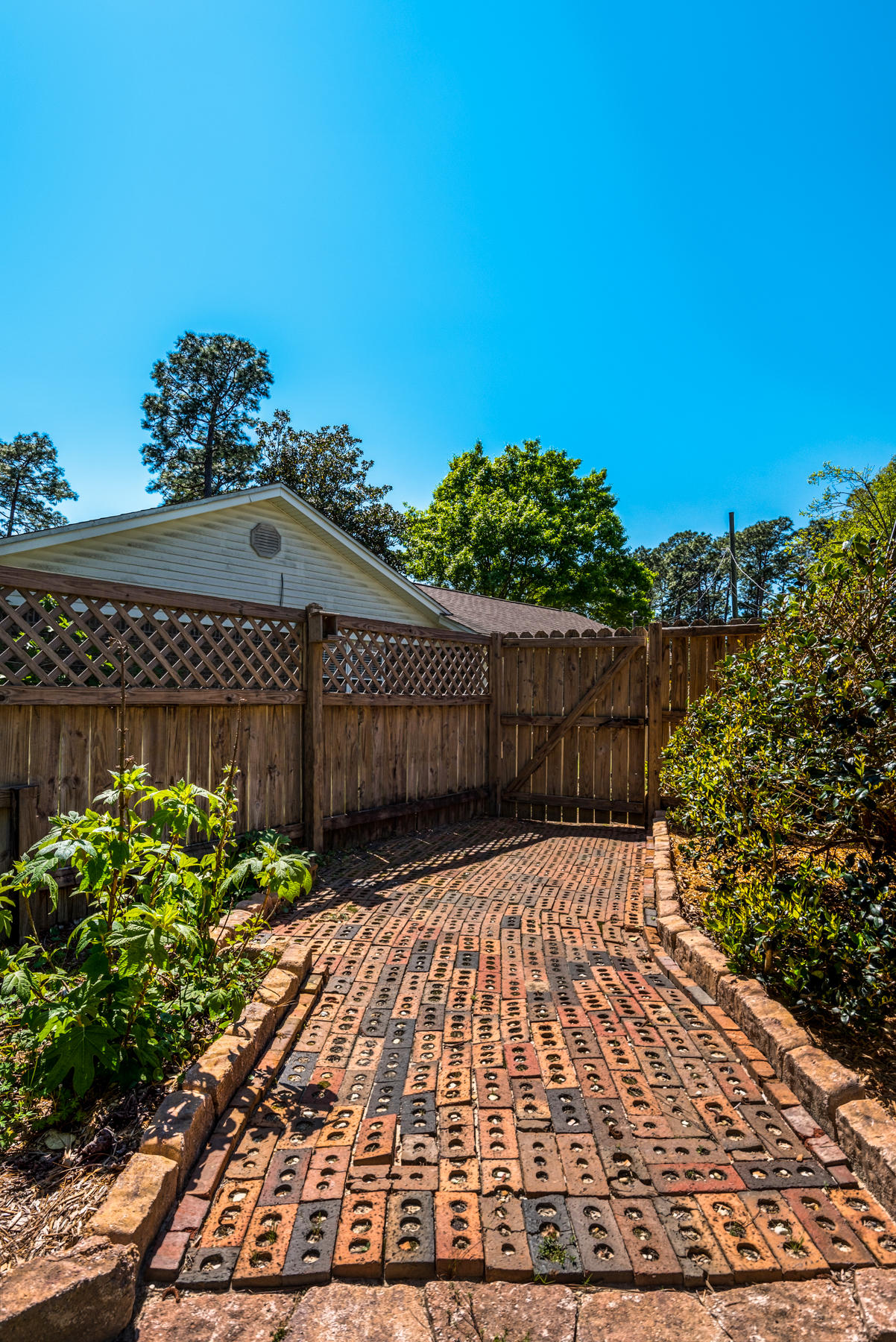 PINEWOOD ESTATES - Residential