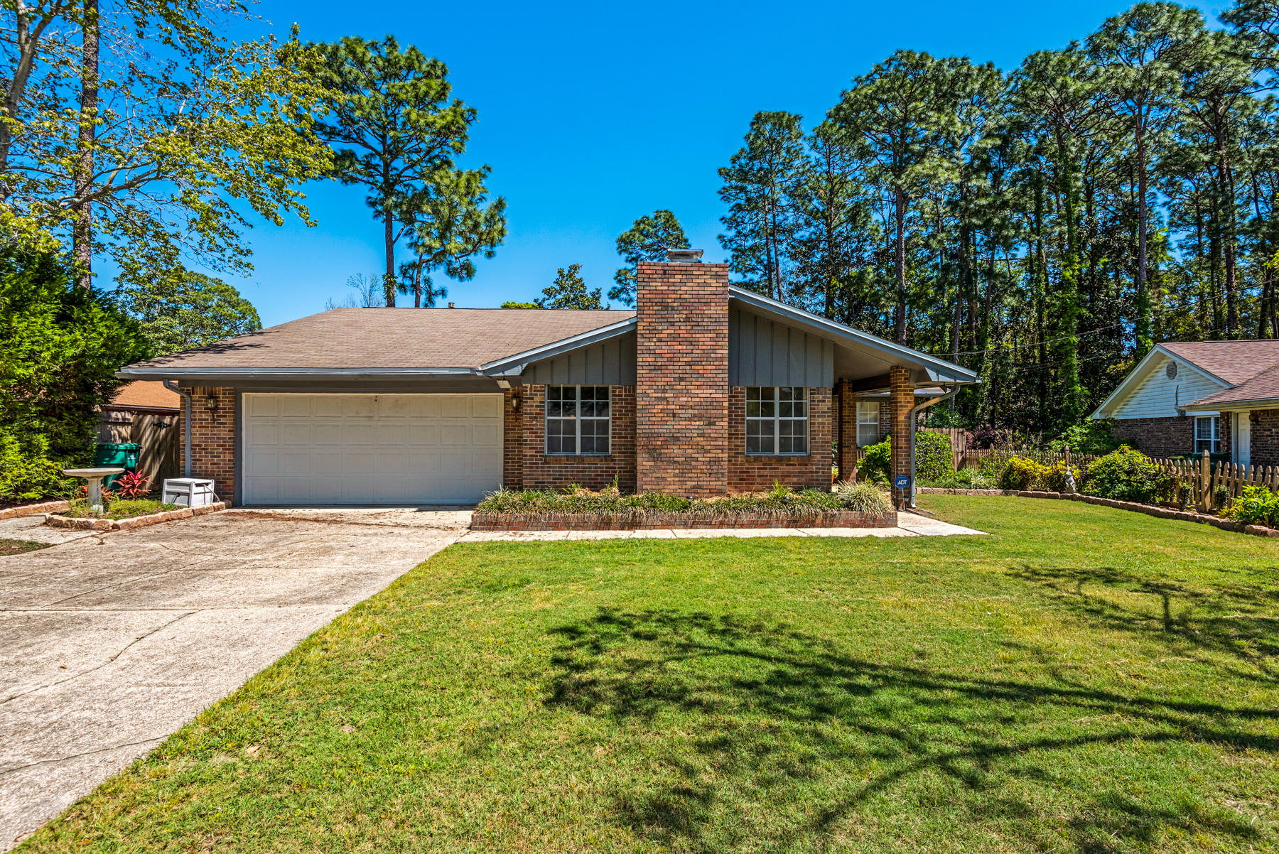 PINEWOOD ESTATES - Residential