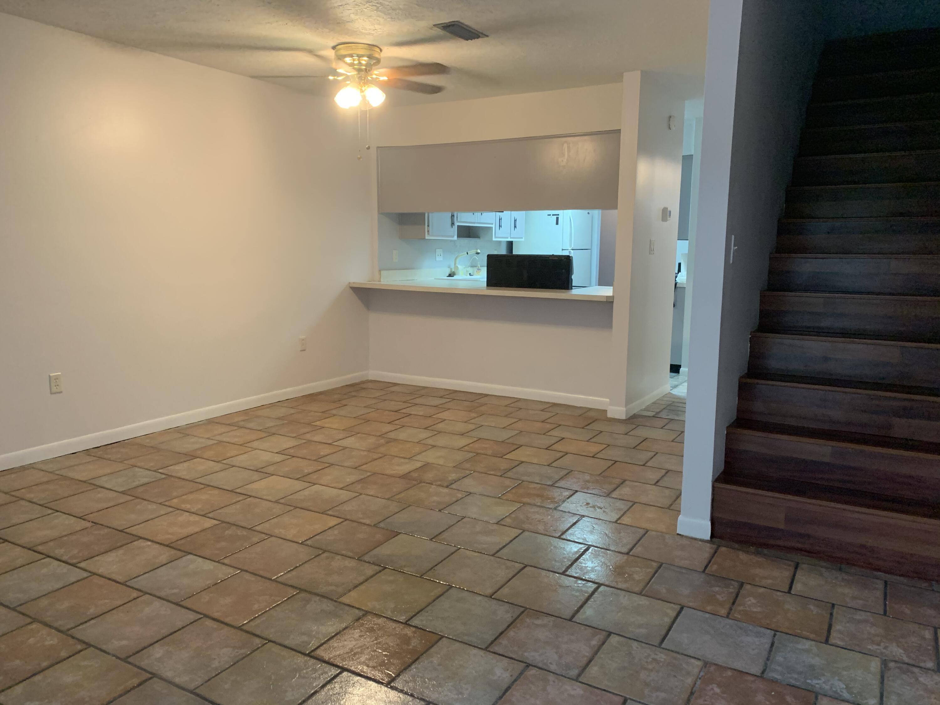 SANDALWOOD MANOR 1ST ADDN - Residential