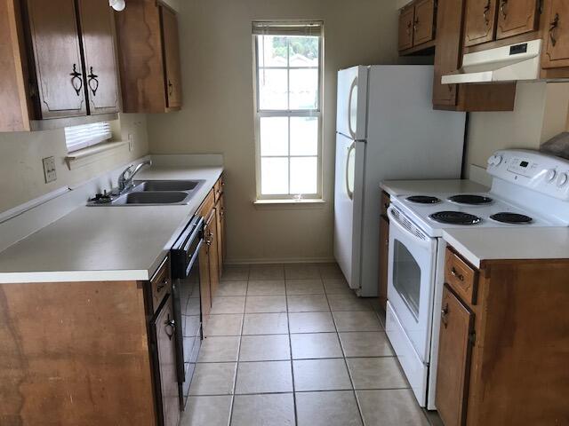 EMERALD GARDENS - Residential Lease