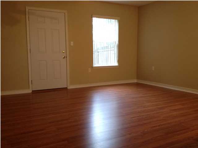 OAK PARK TOWNHOMES - Residential Lease