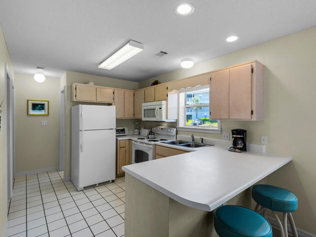 BEACHSIDE VILLAS CONDO - Residential