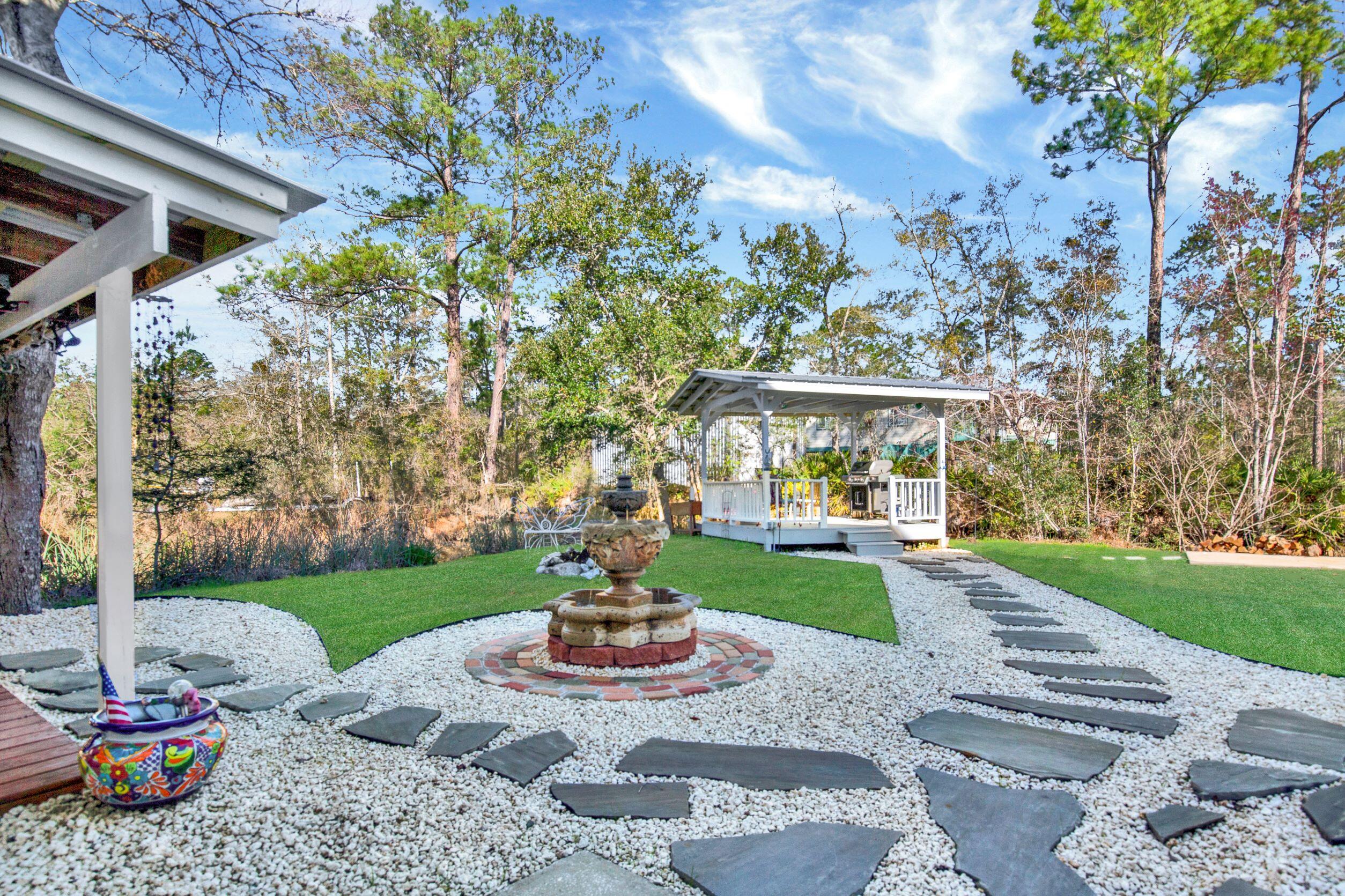 PITTS BAY SHORE - Residential