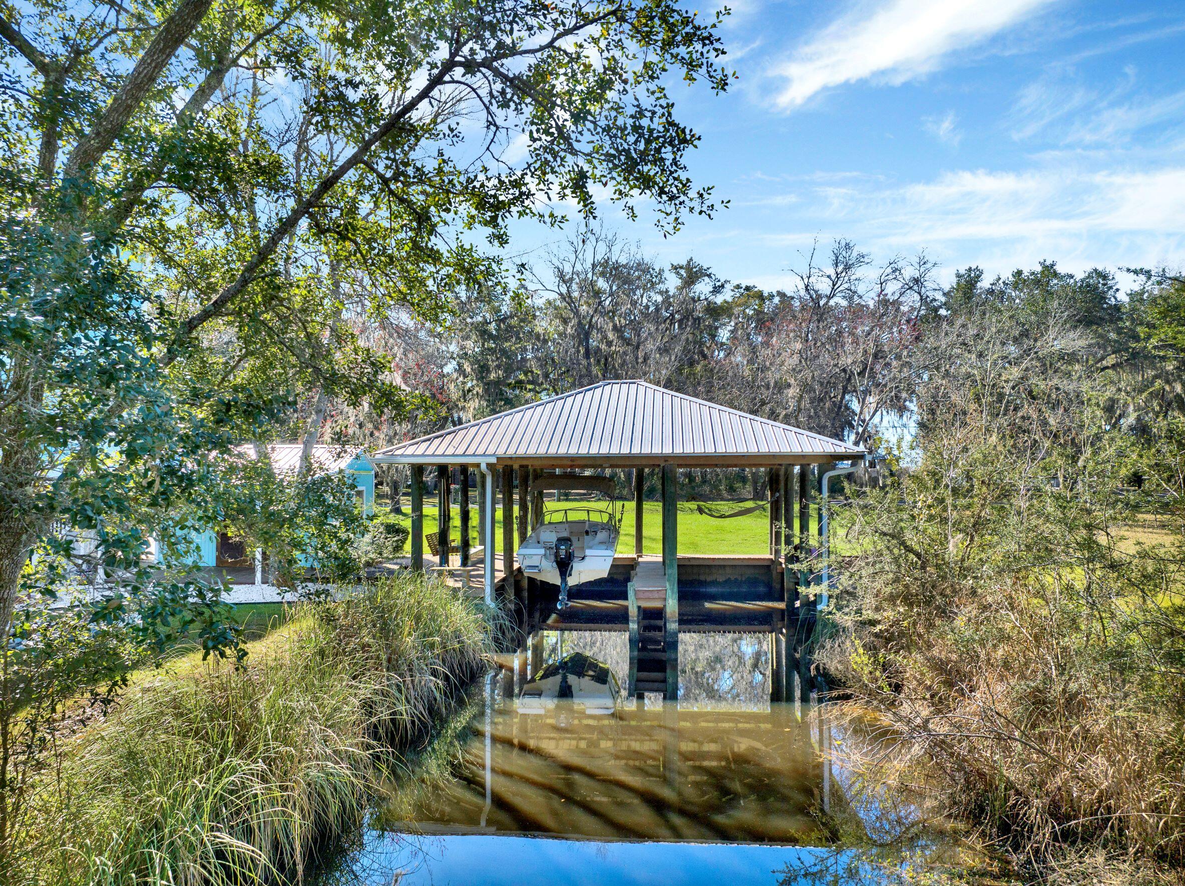 PITTS BAY SHORE - Residential