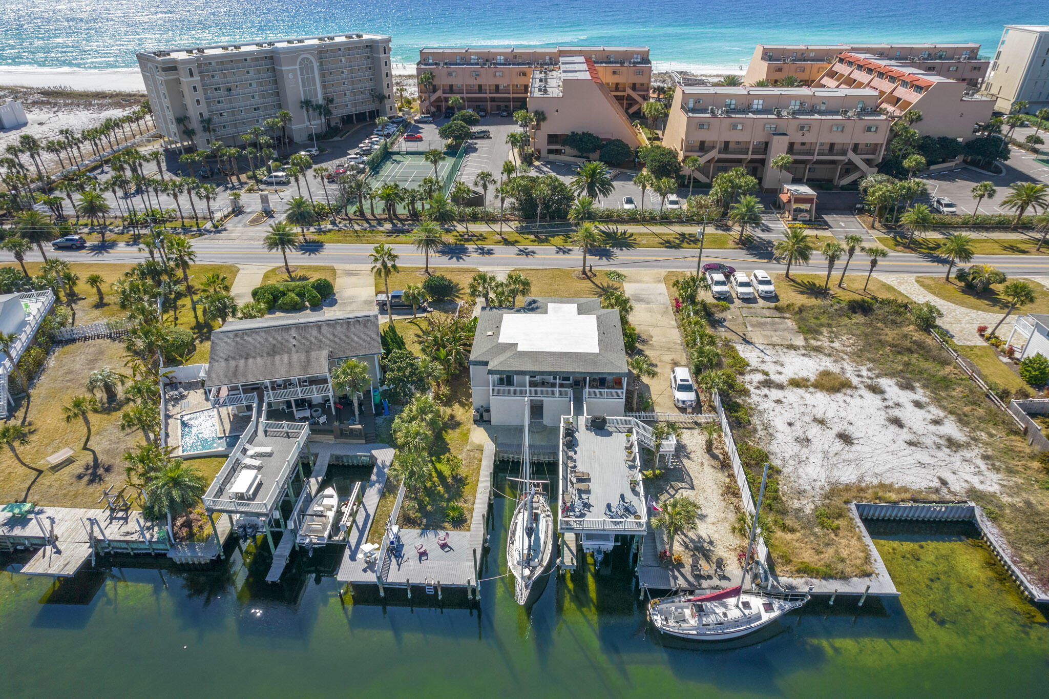 HOLIDAY ISLE - Residential