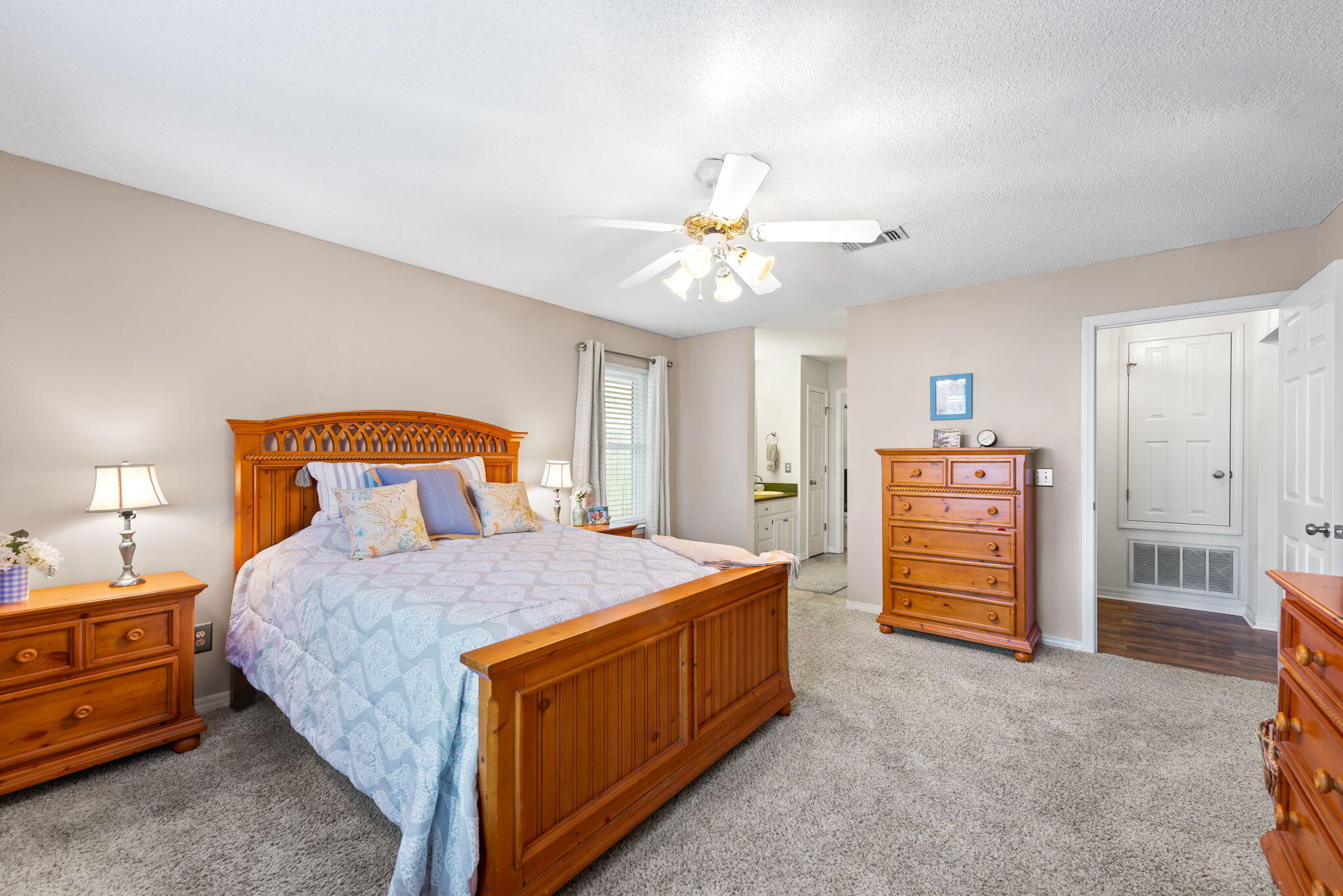 IVALEA GARDENS - Residential