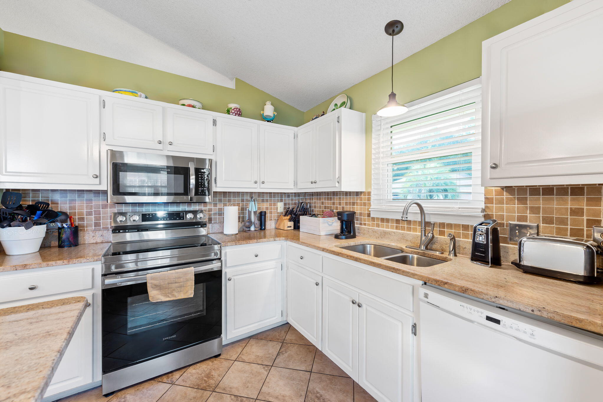 IVALEA GARDENS - Residential