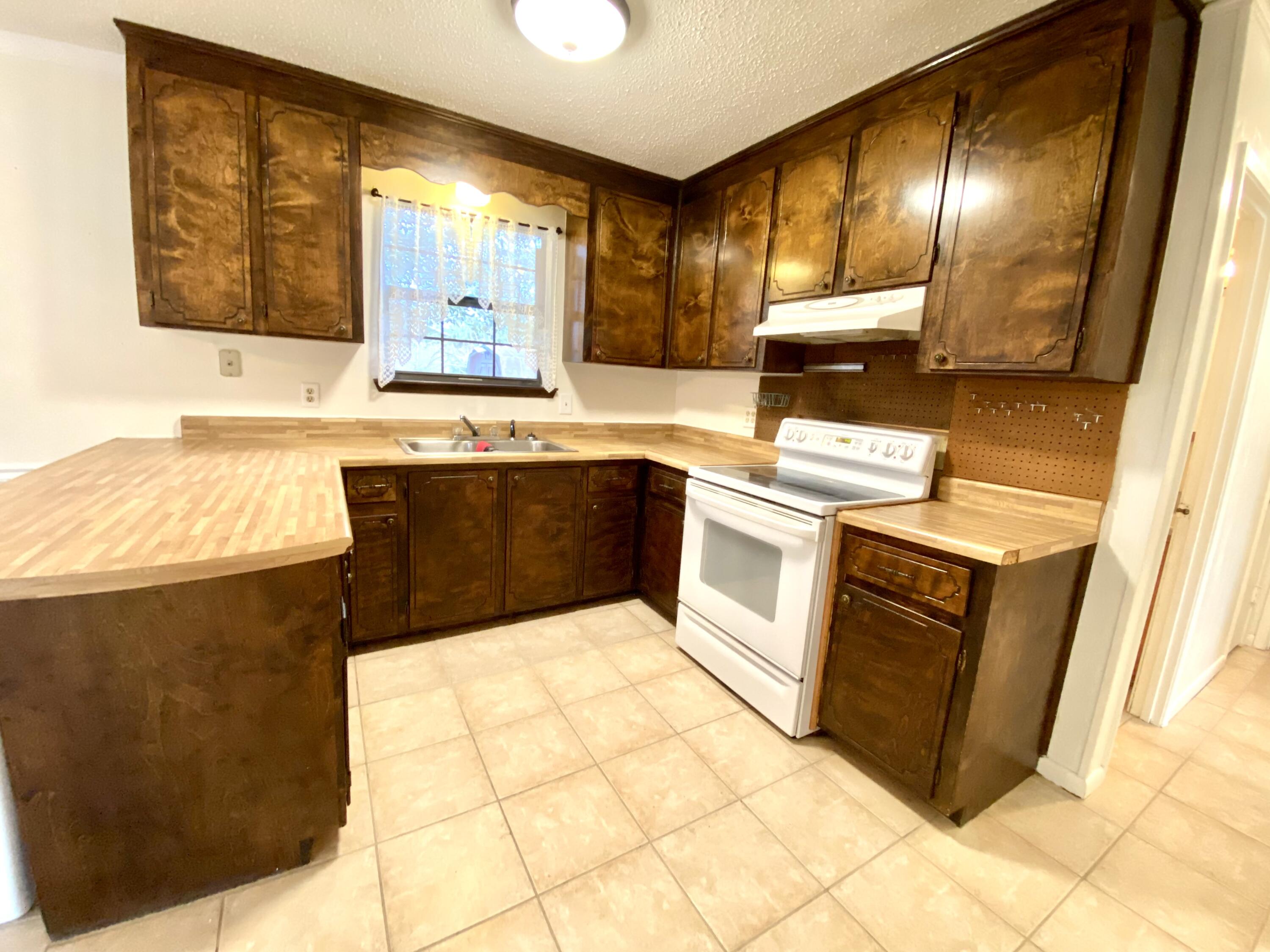 LAKEWOOD 1ST ADDN - Residential